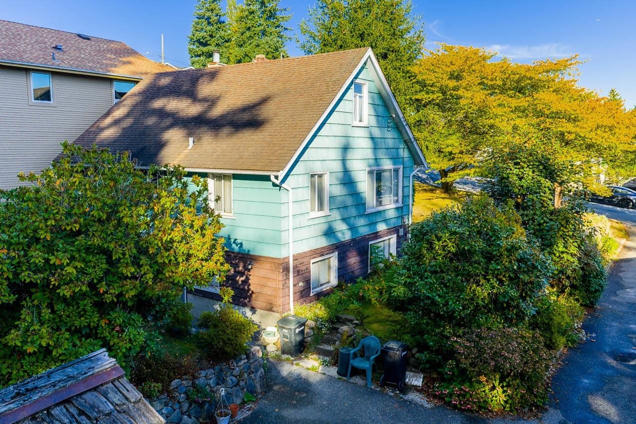 8061 Mcgregor Avenue, Burnaby, V5J 4H7 — photo 4