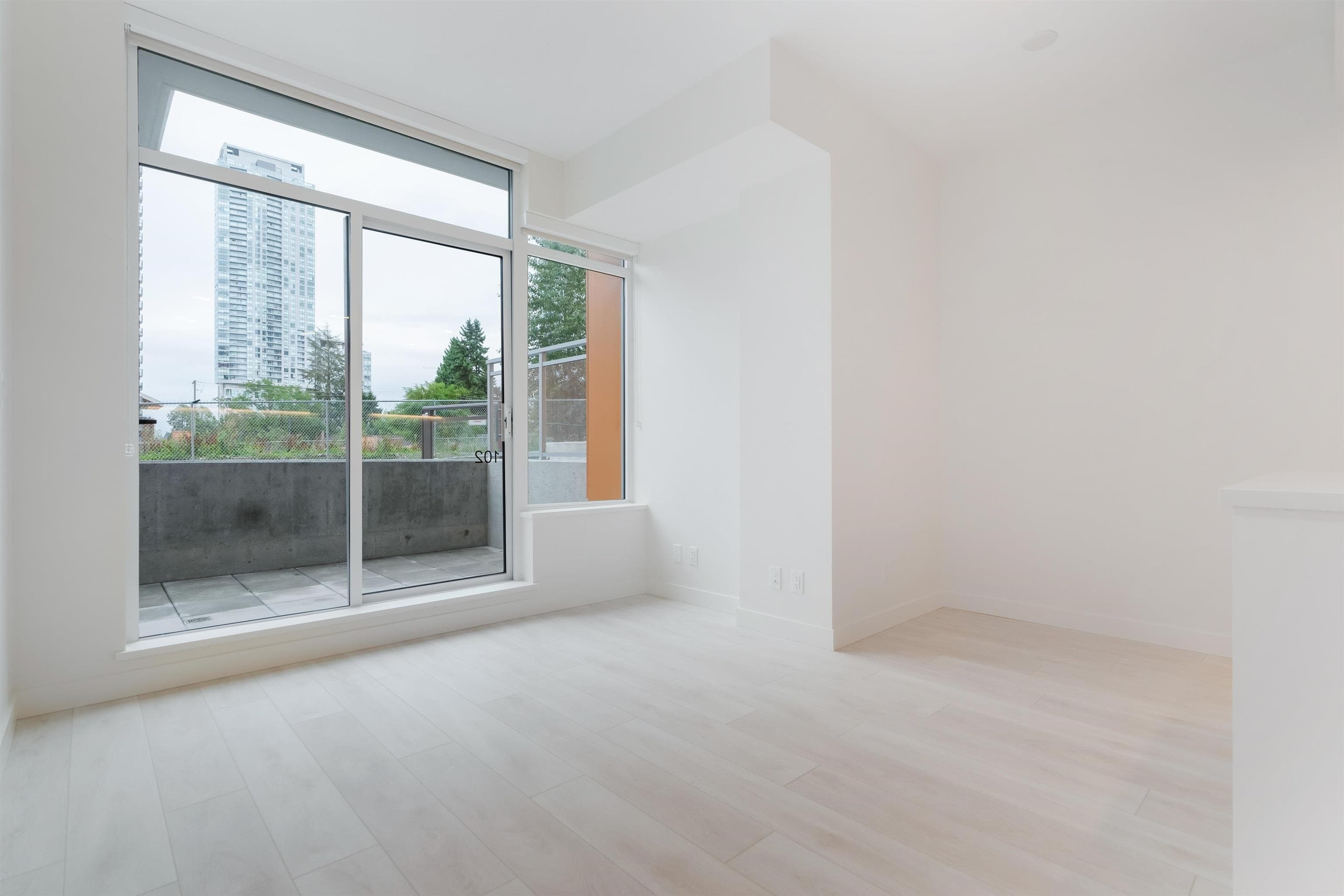 102 - 13318 104 Avenue, Surrey, V3T 0R2 — photo 3