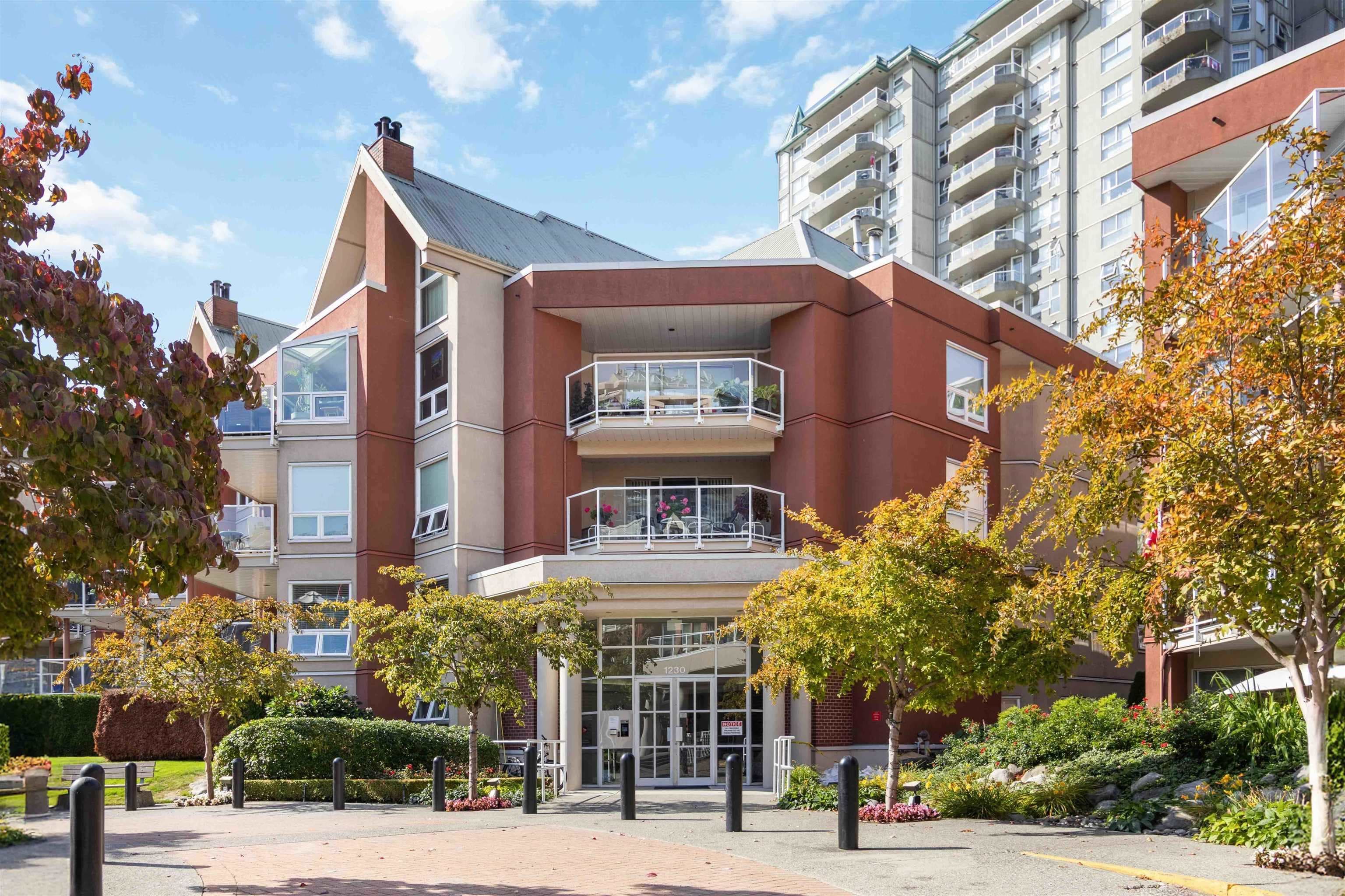102 - 1230 Quayside Drive, New Westminster, V3M 6H1 — photo 2