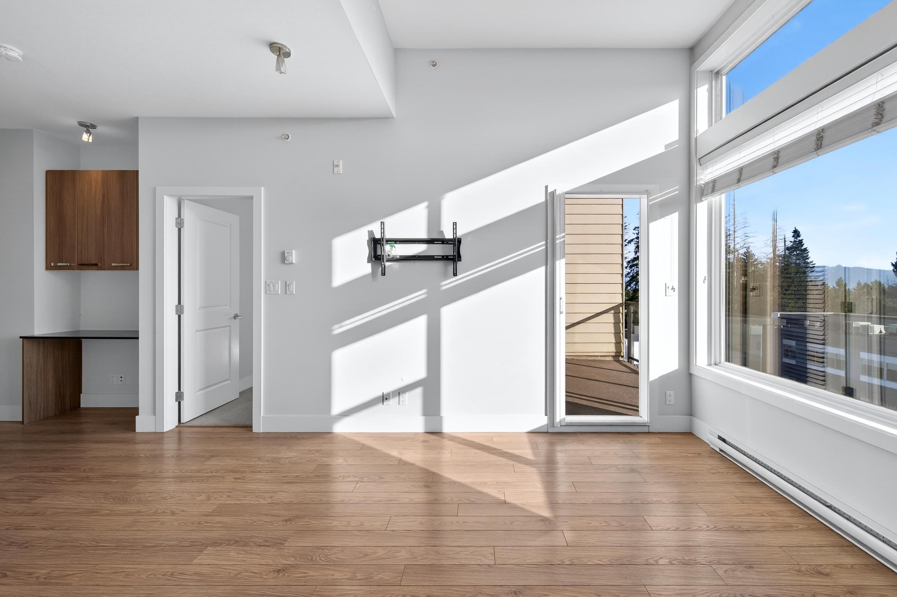 430 - 15956 86a Avenue, Surrey, V4N 6N8 — photo 3