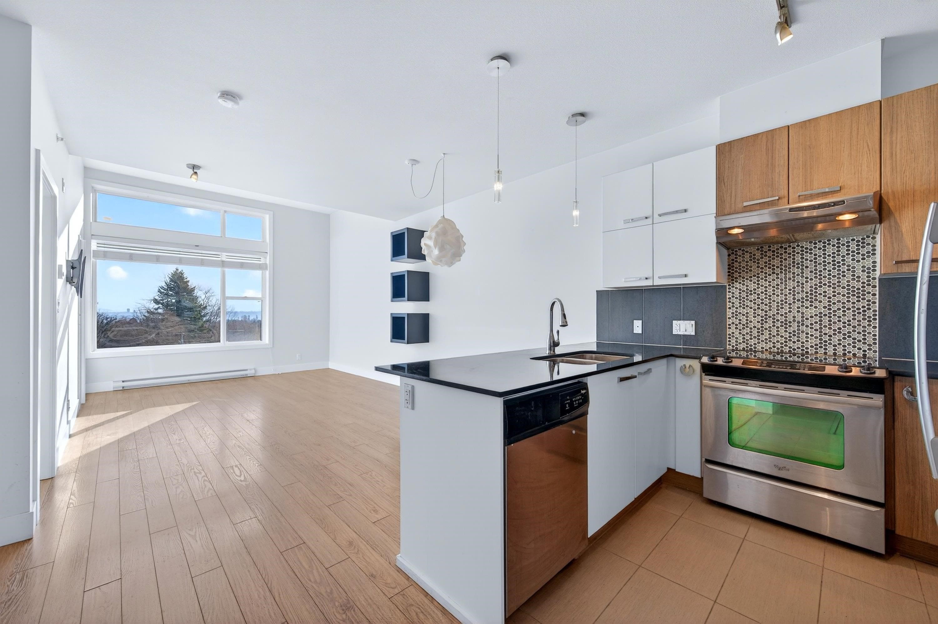 430 - 15956 86a Avenue, Surrey, V4N 6N8 — photo 1