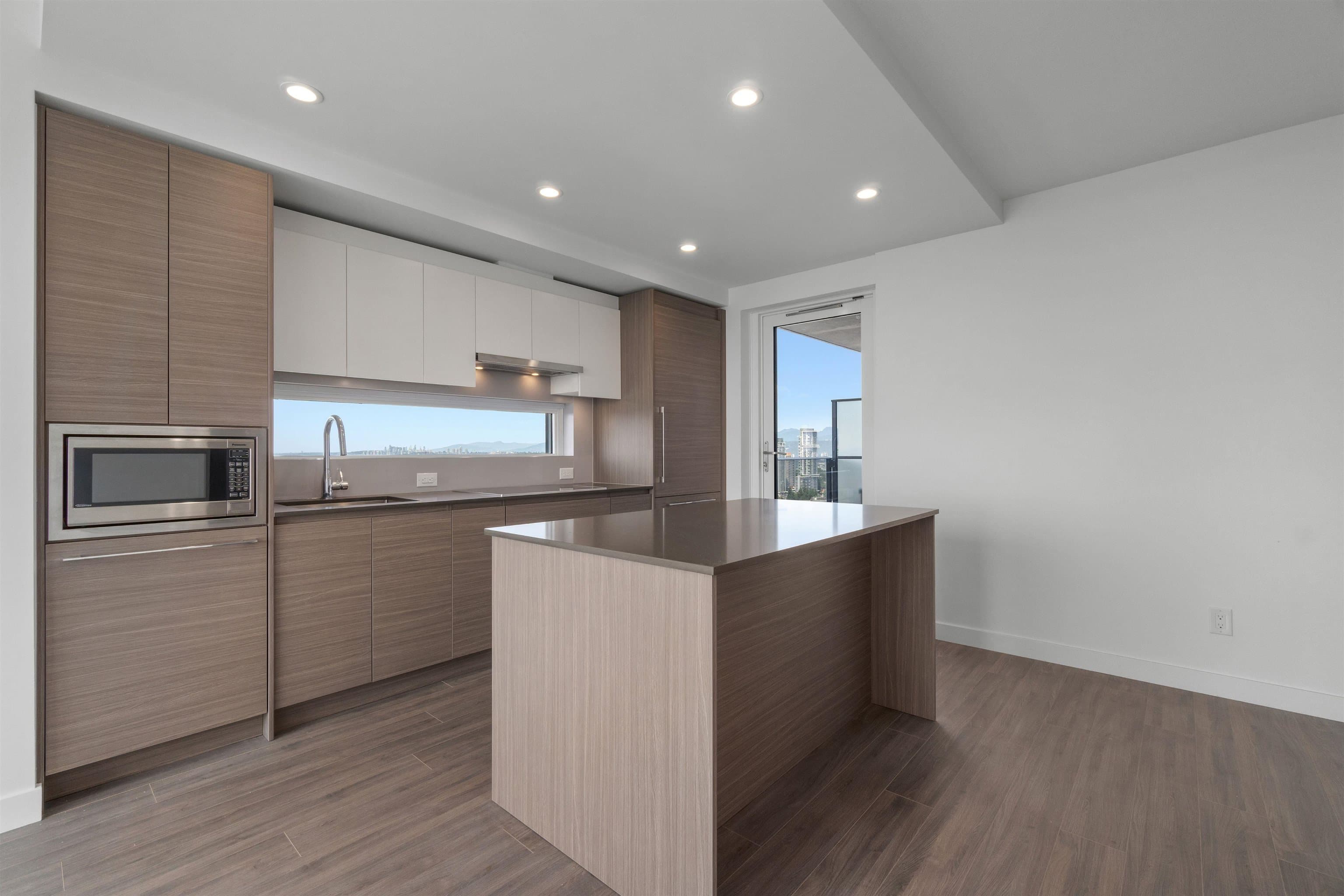 3803 - 13615 Fraser Highway, Surrey, V3T 0P7 — photo 5