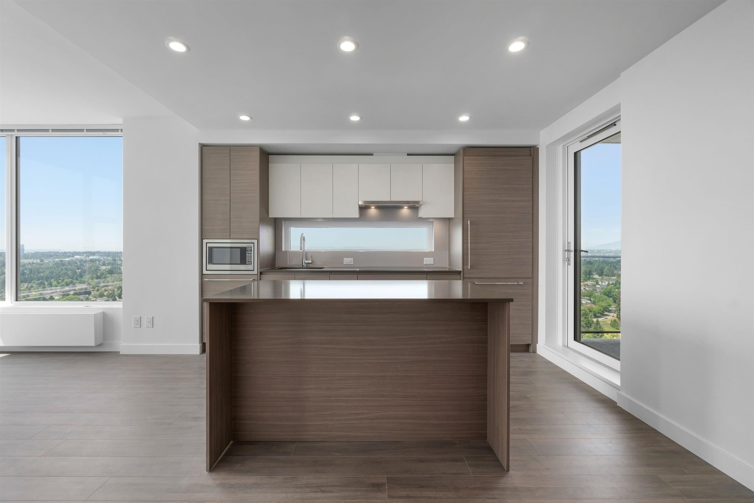 3803 - 13615 Fraser Highway, Surrey, V3T 0P7 — photo 4