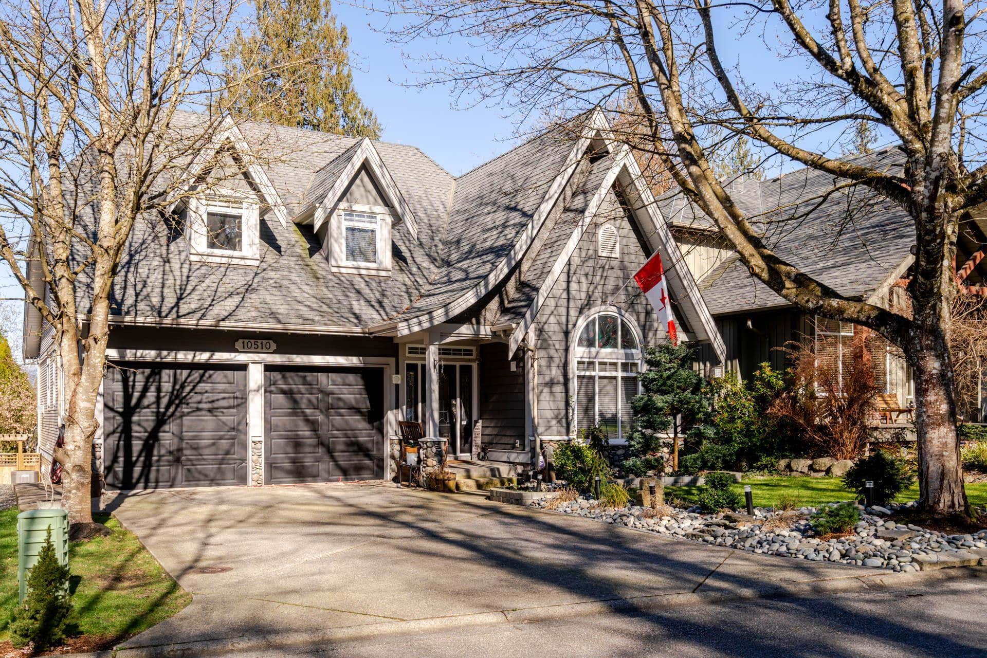 10510 Baker Place, Maple Ridge, V2W 2C2 — photo 1