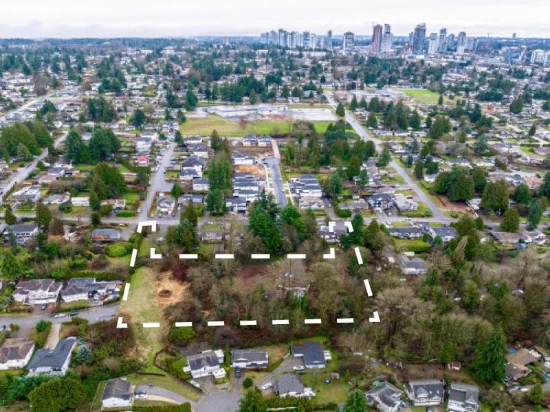 13851 115 Avenue, Surrey, V3R 5Y3 — photo 4
