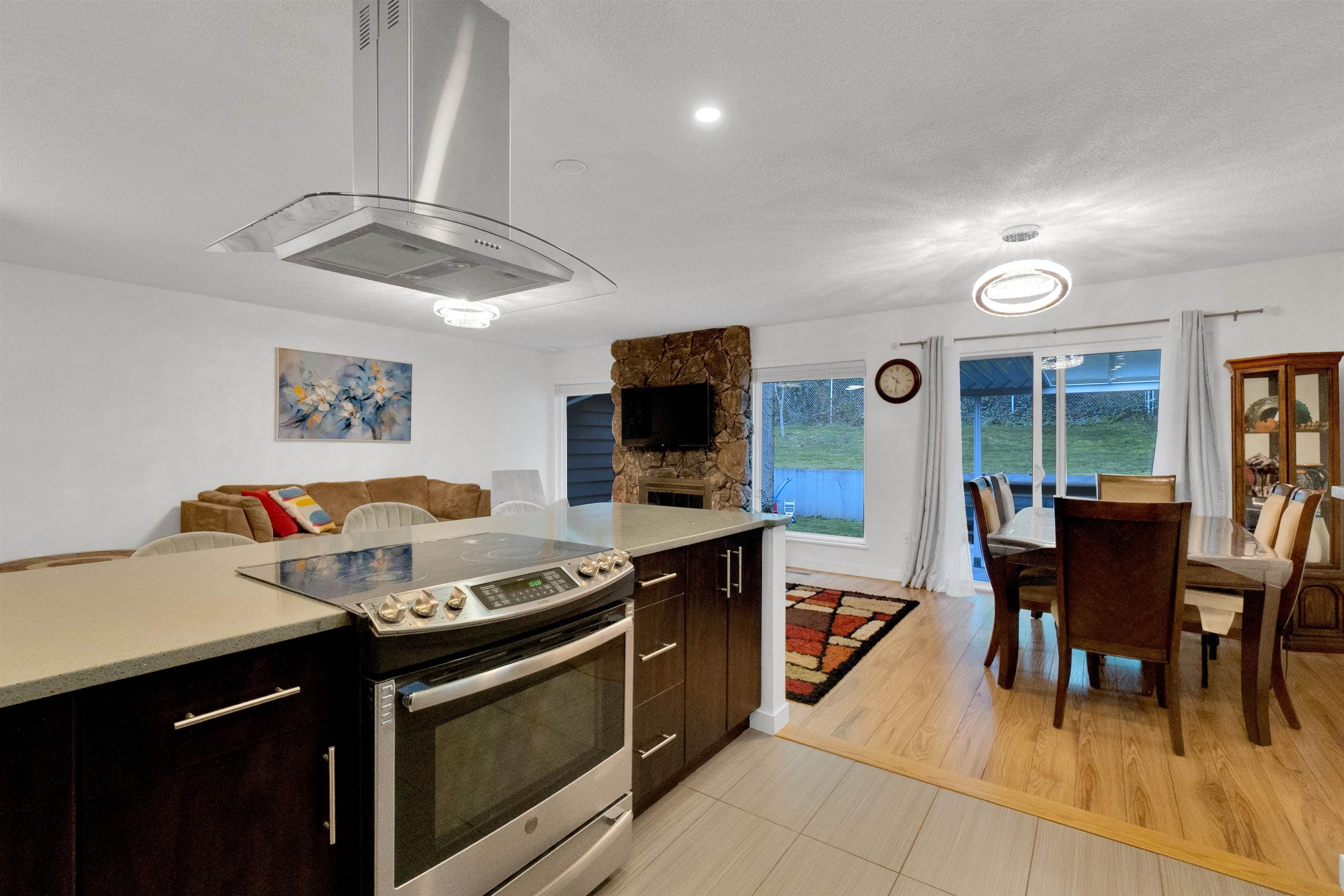 1230 Bluff Drive, Coquitlam, V3E 1C1 — photo 3
