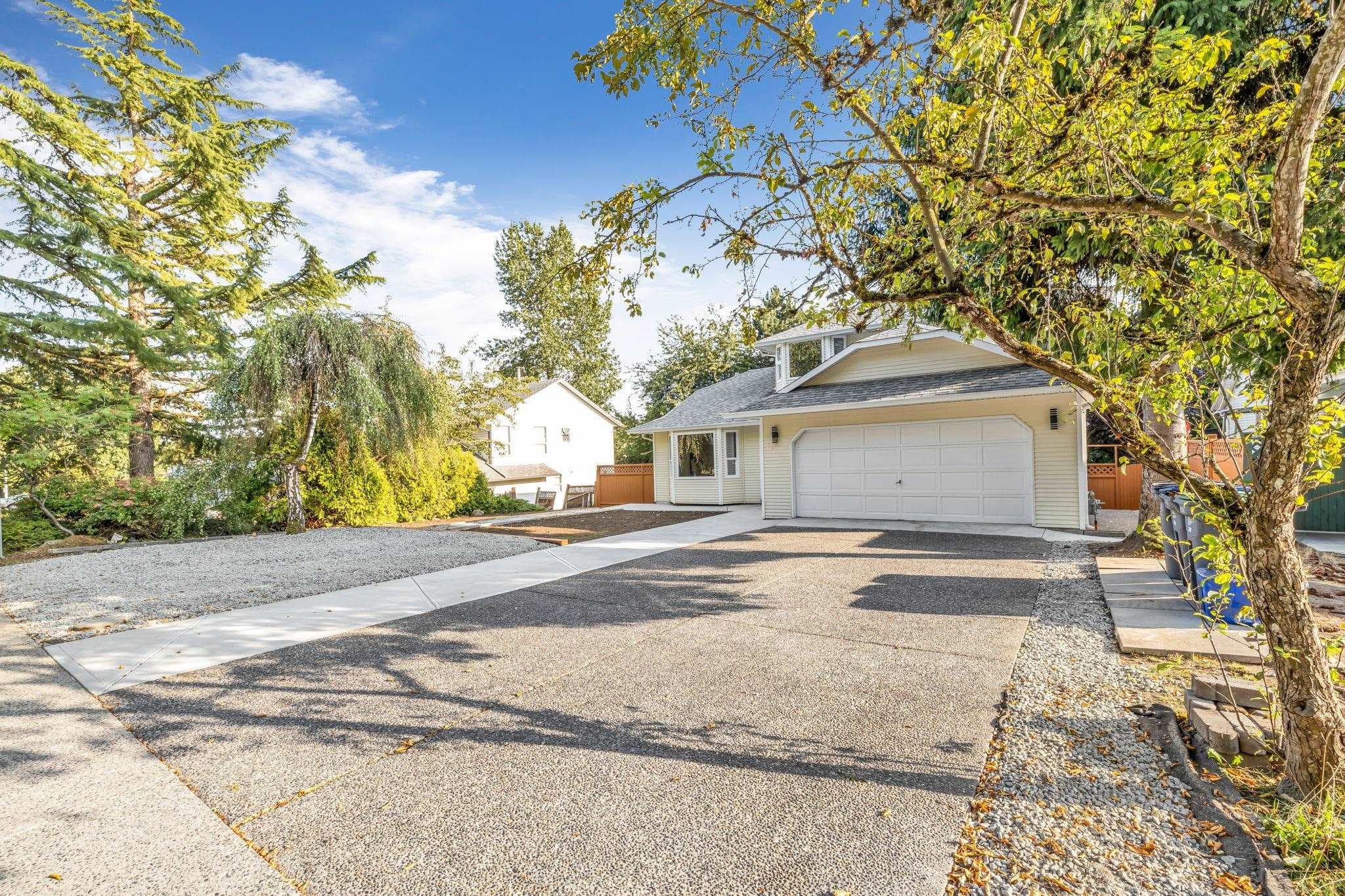 14278 Hyland Road, Surrey, V3W 2C5 — photo 3
