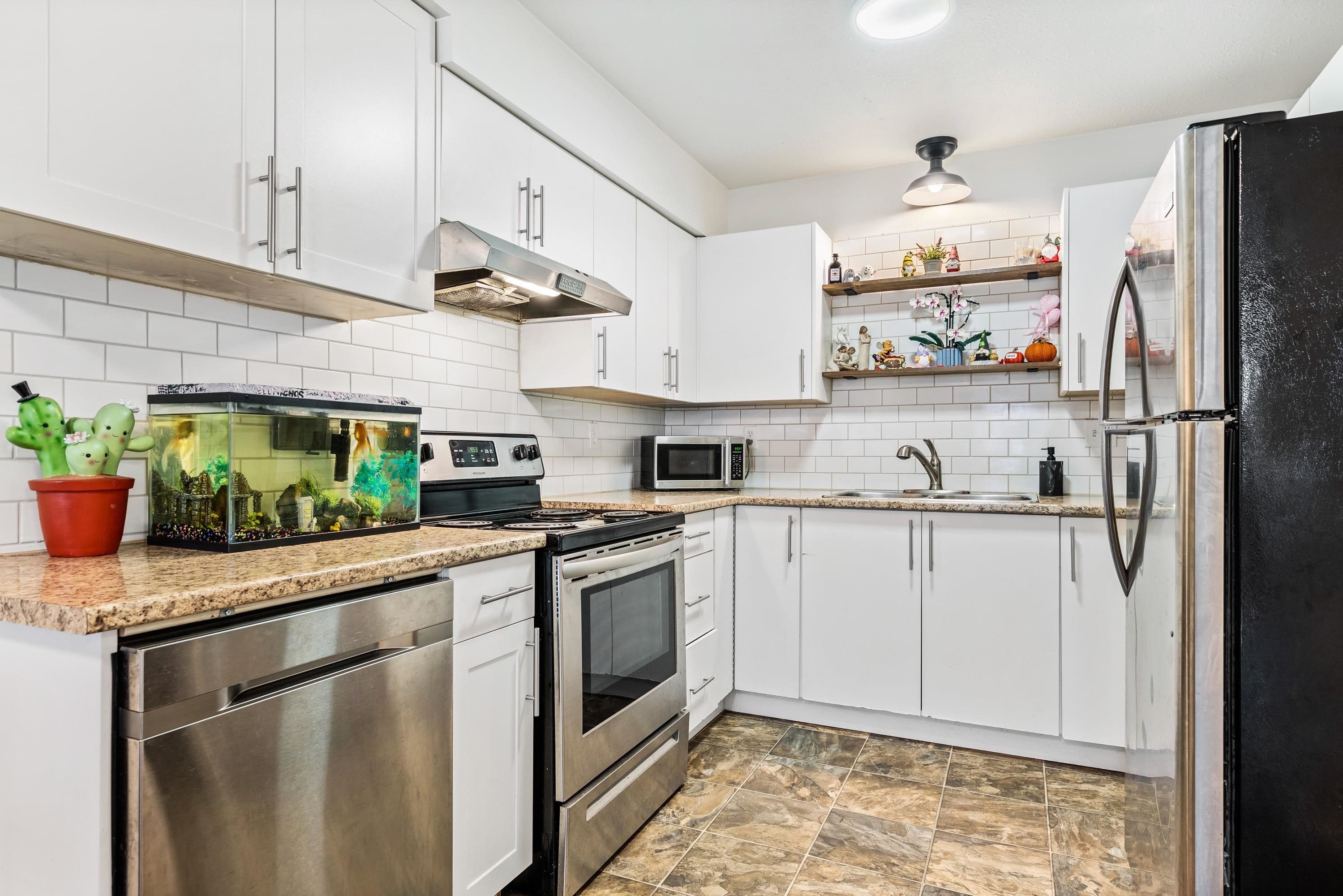 207 - 7435 Shaw Avenue, Chilliwack, V2R 3C1 — photo 5