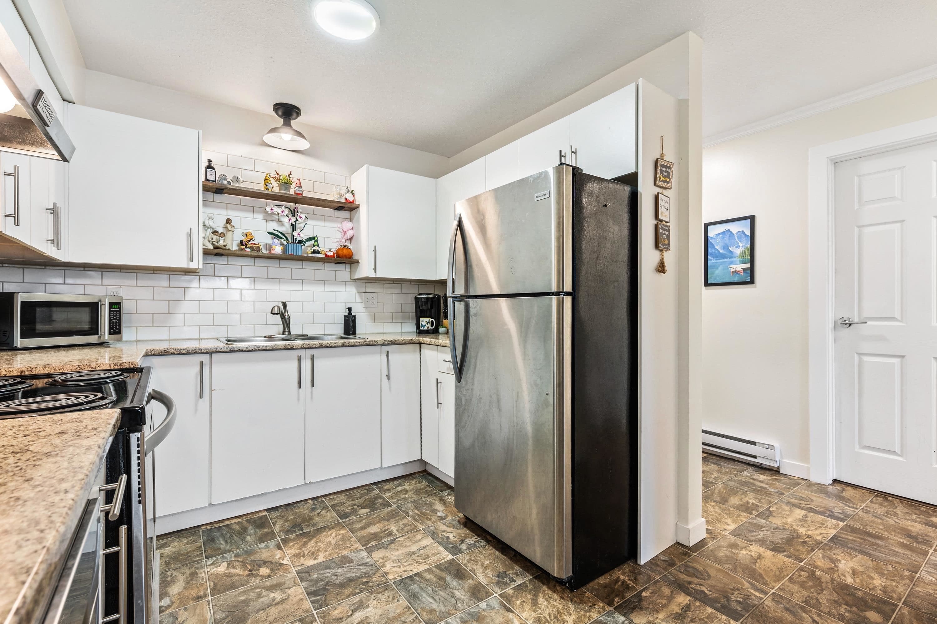 207 - 7435 Shaw Avenue, Chilliwack, V2R 3C1 — photo 4