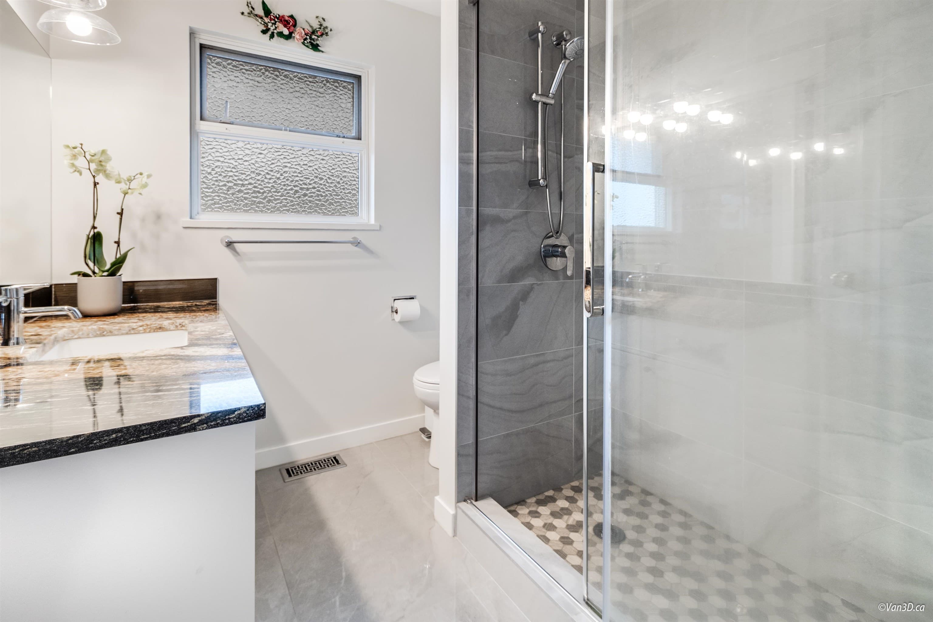 6555 St. Charles Place, Burnaby, V5H 3W1 — photo 4