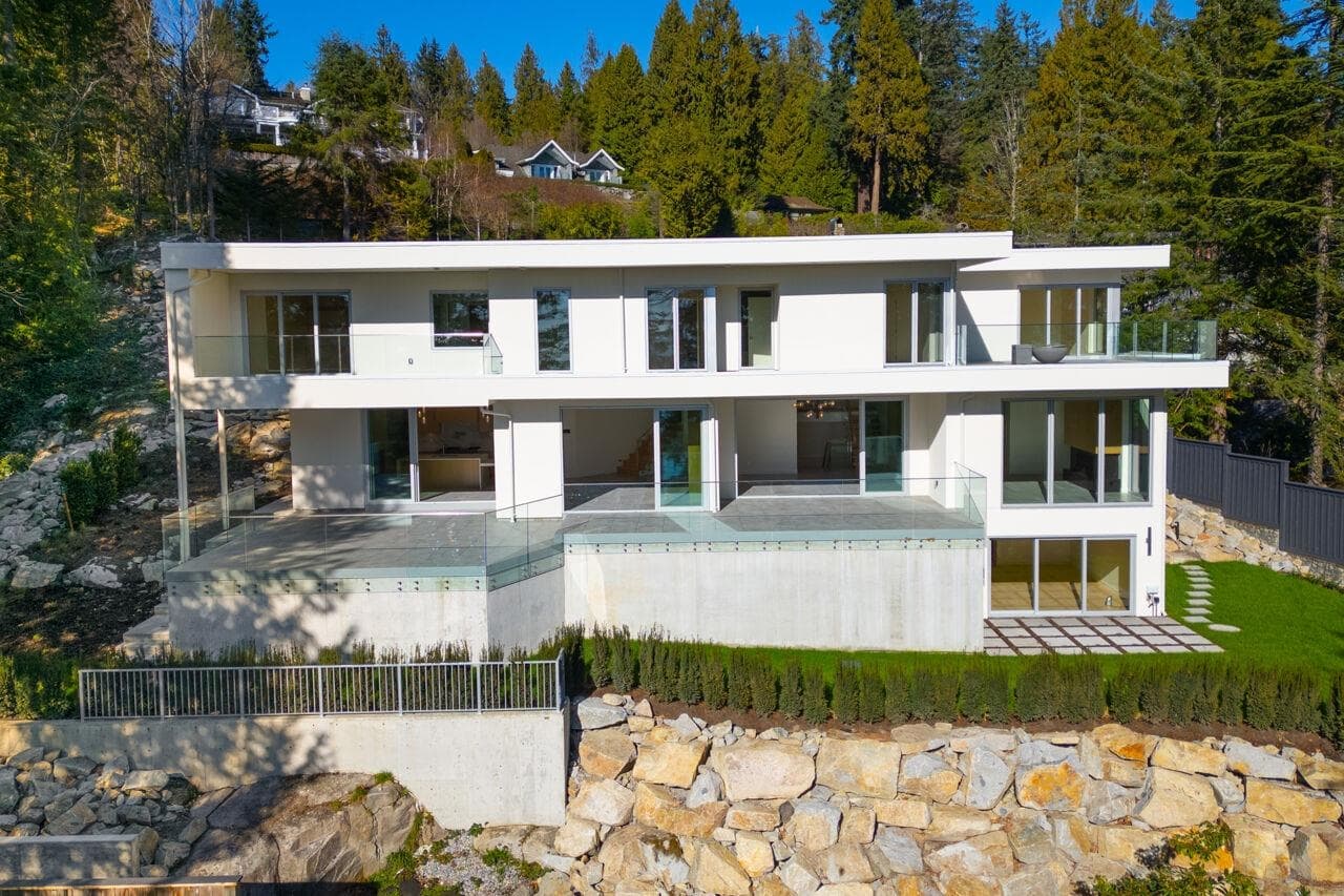 4437 Piccadilly North, West Vancouver, V7W 1C8 — photo 2