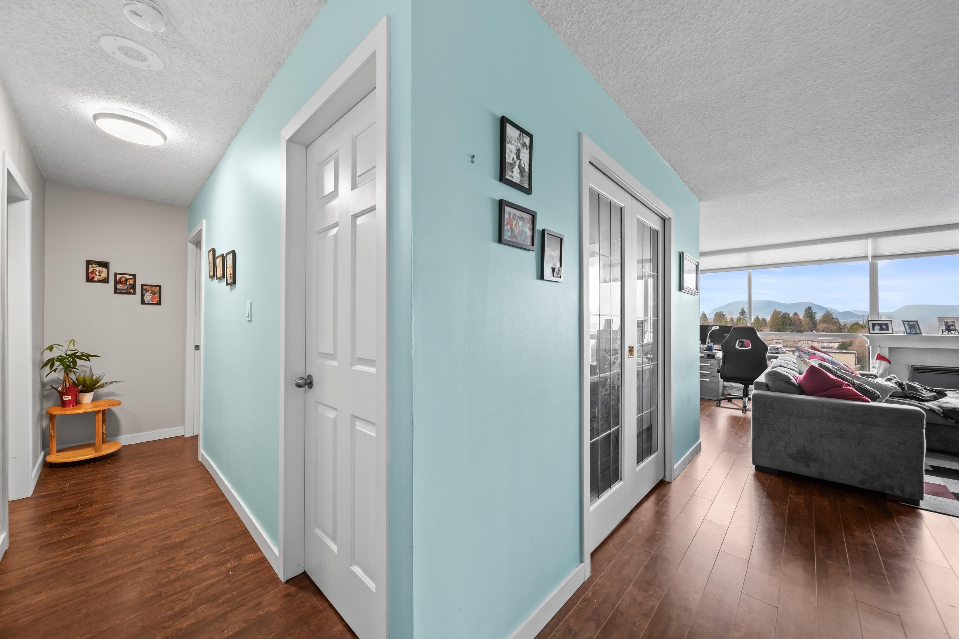 806 - 14881 103a Avenue, Surrey, V3R 0M5 — photo 4