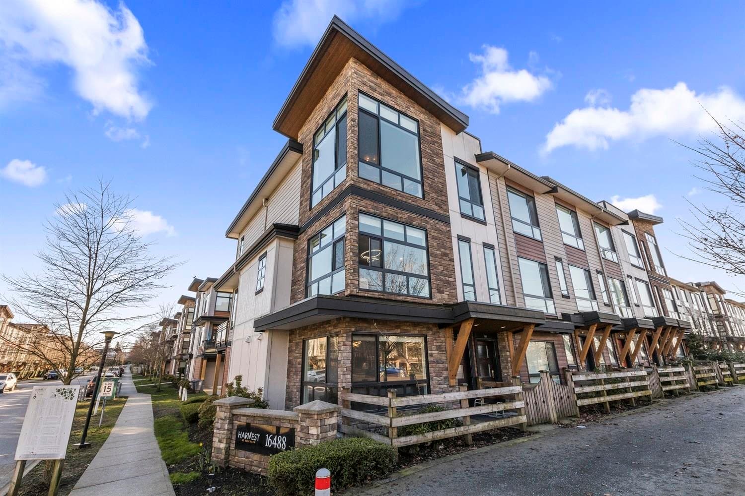 178 - 16488 64 Avenue, Surrey, V3S 6X6 — photo 2