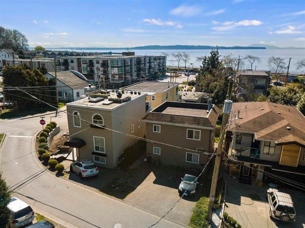 14788 Gordon Avenue, White Rock, V4B 2A7 — photo 1