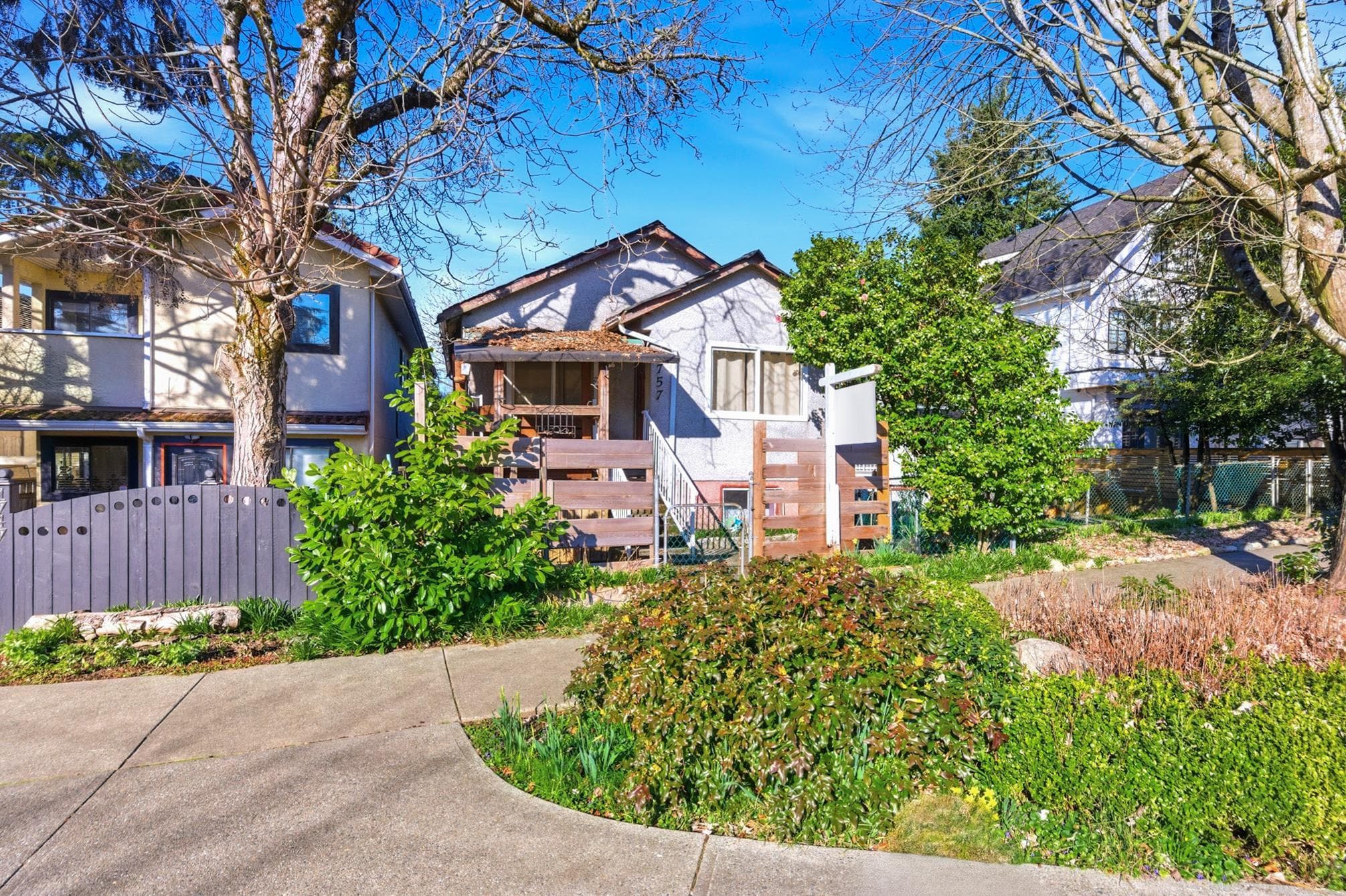 1757 E 8th Avenue, Vancouver, V5N 1T7 — photo 2