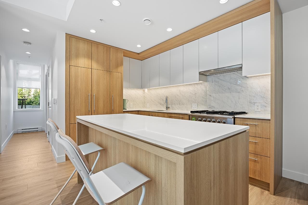 611 - 6085 Irmin Street, Burnaby, V5J 0J7 — photo 4