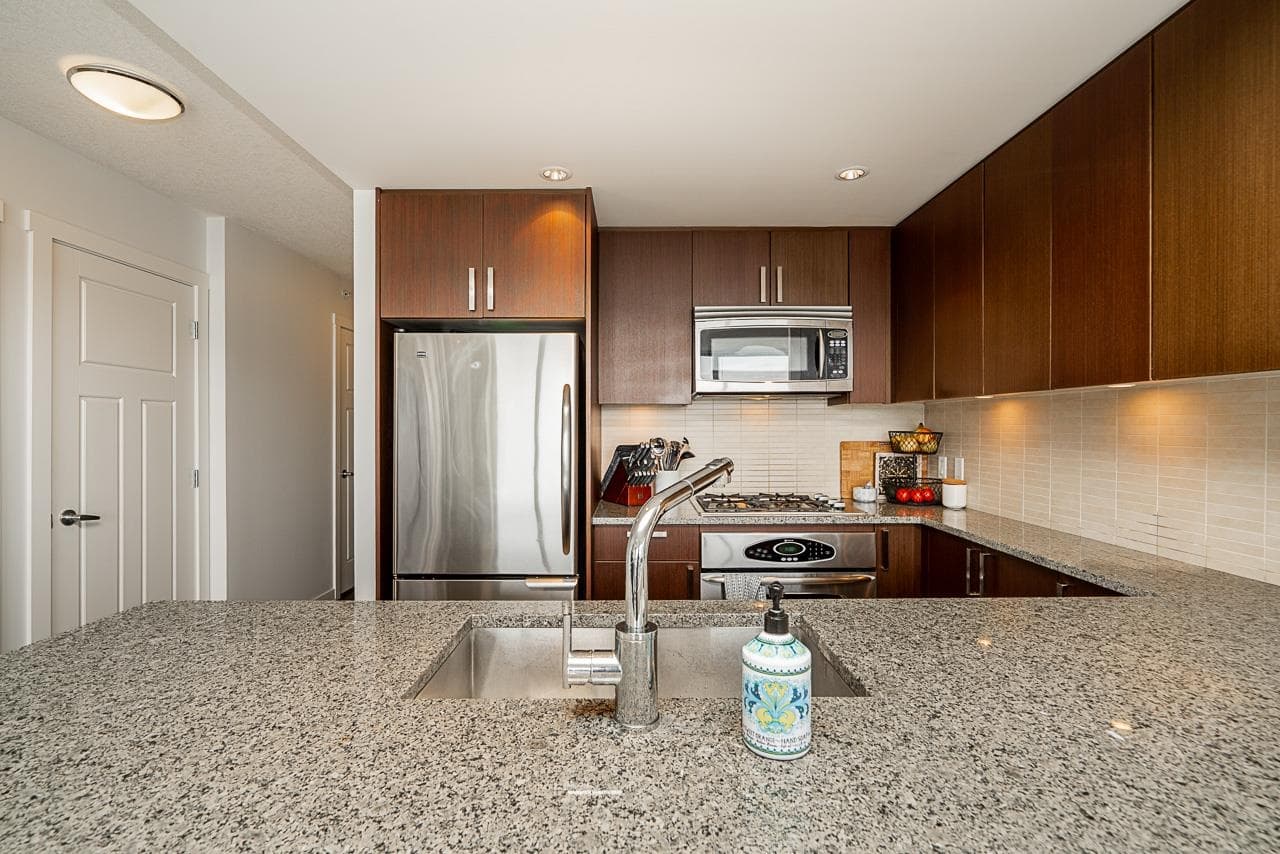 2605 - 2978 Glen Drive, Coquitlam, V3B 0C3 — photo 5