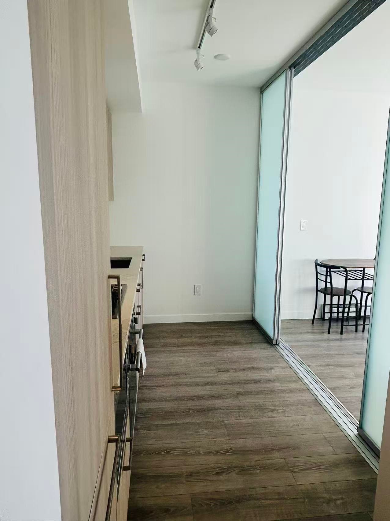 1301 - 13350 Central Avenue, Surrey, V3T 0S1 — photo 3