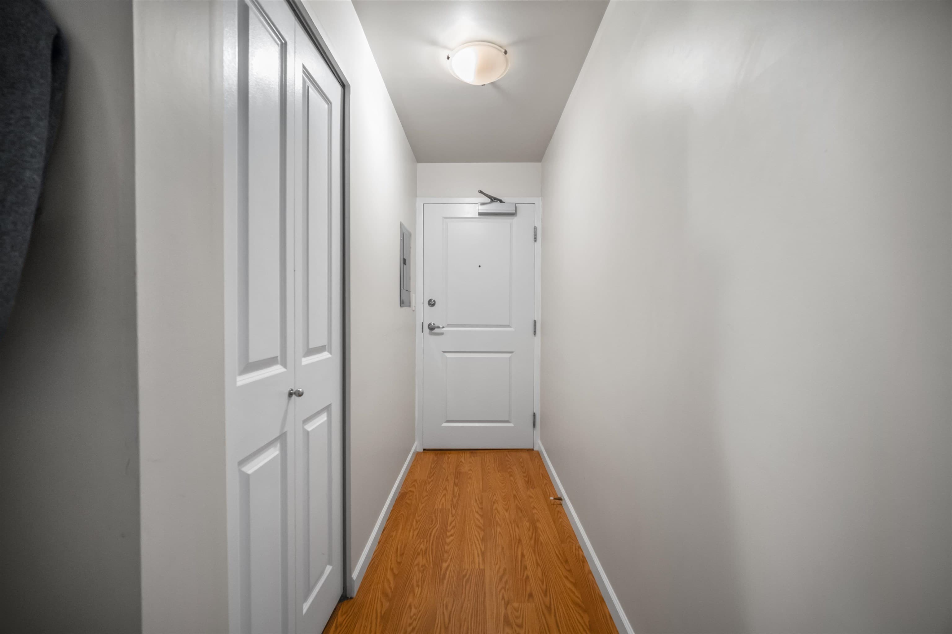 409 - 9232 University Crescent, Burnaby, V5A 0A3 — photo 4