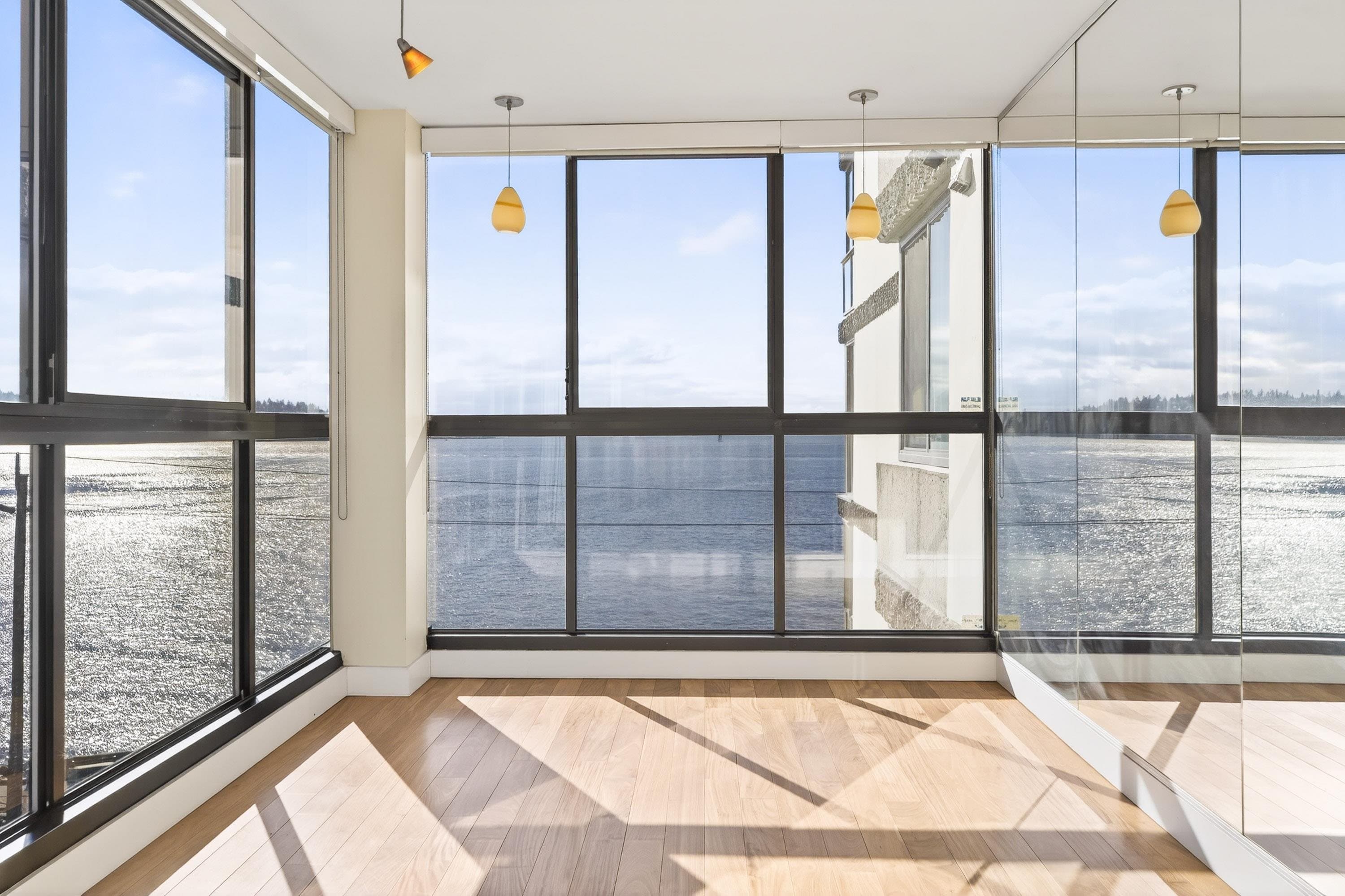 203 - 2090 Argyle Avenue, West Vancouver, V7V 4R4 — photo 2