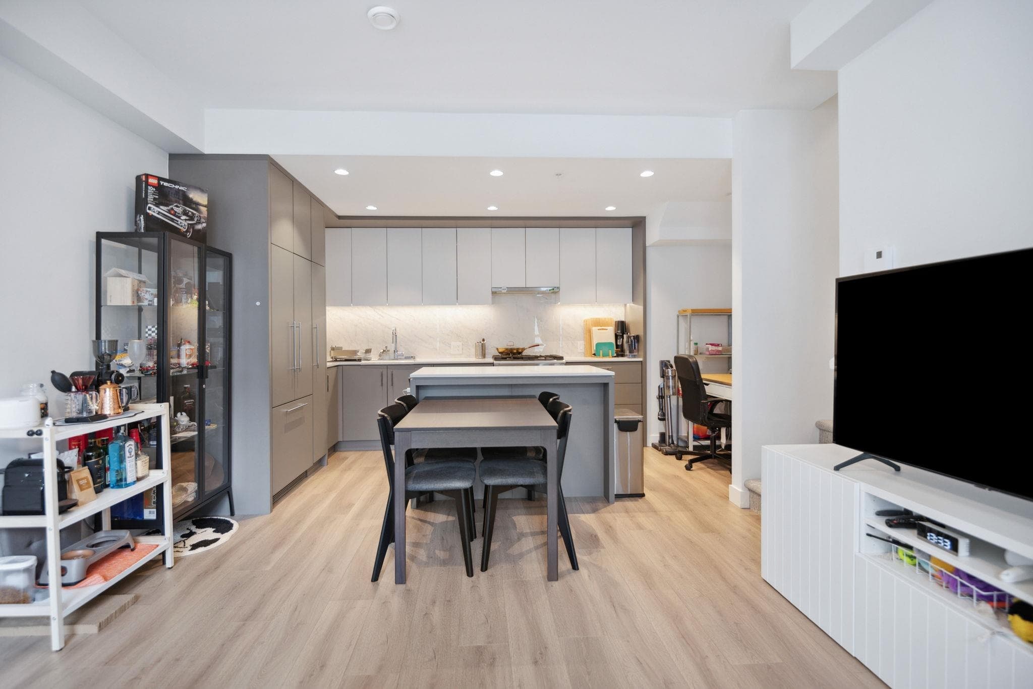206 - 6085 Irmin Street, Burnaby, V5J 5C5 — photo 5