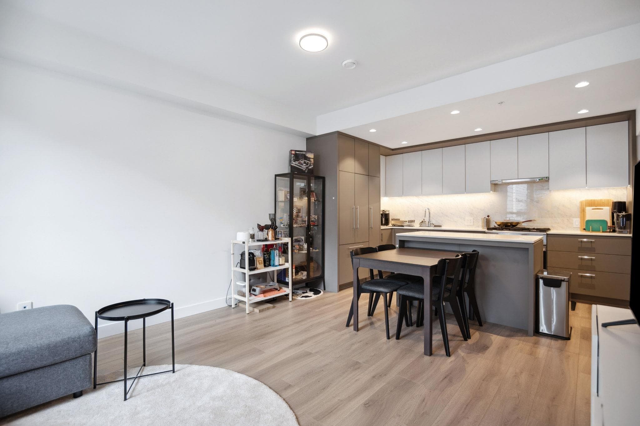 206 - 6085 Irmin Street, Burnaby, V5J 5C5 — photo 4
