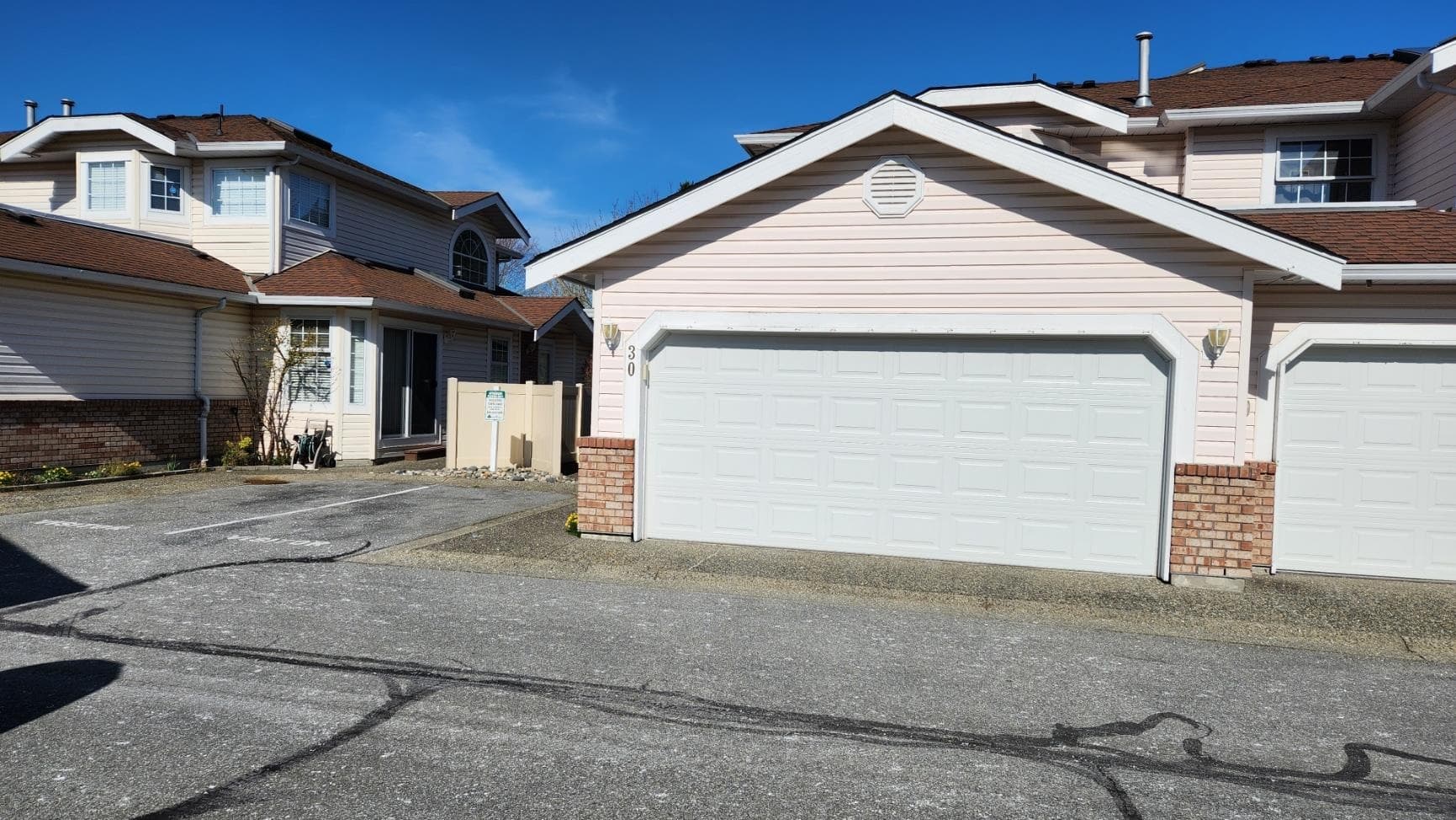 30 - 9168 Fleetwood Way, Surrey, V3R 0P1 — photo 3