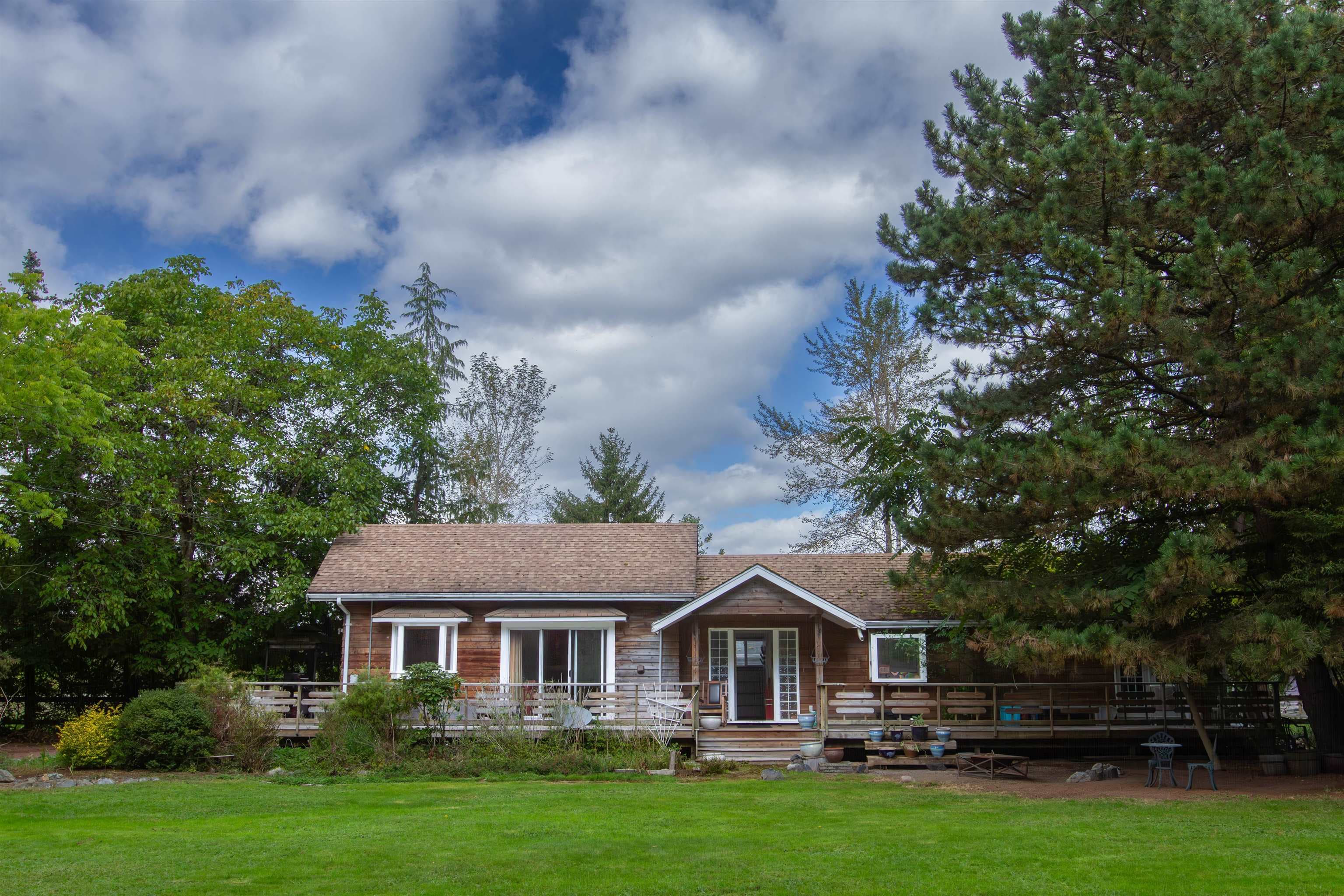 1020 Finch Drive, Squamish, V8B 0C2 — photo 1