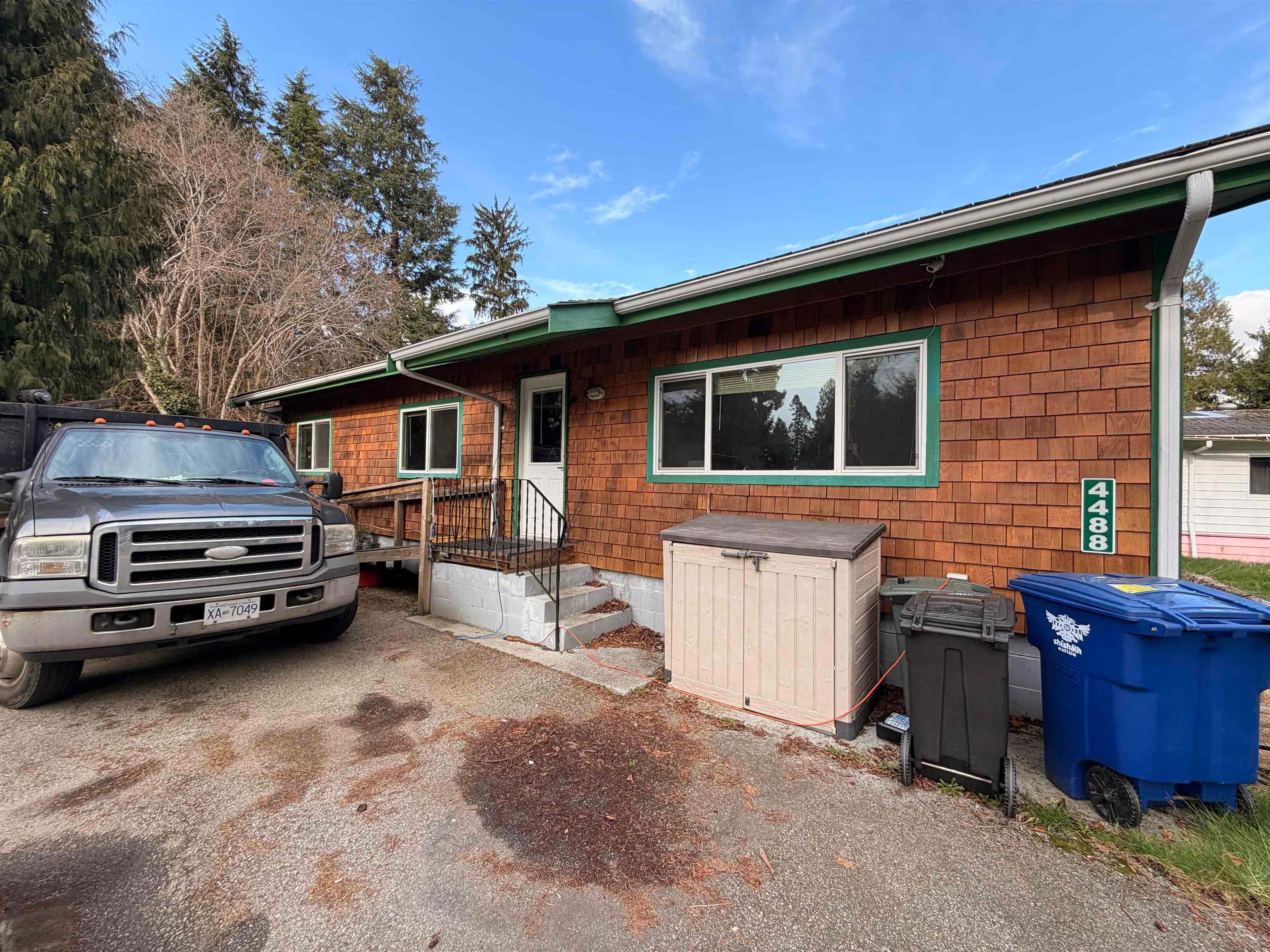 4488 Hupit Street, Sechelt, V7Z 0B3 — photo 3