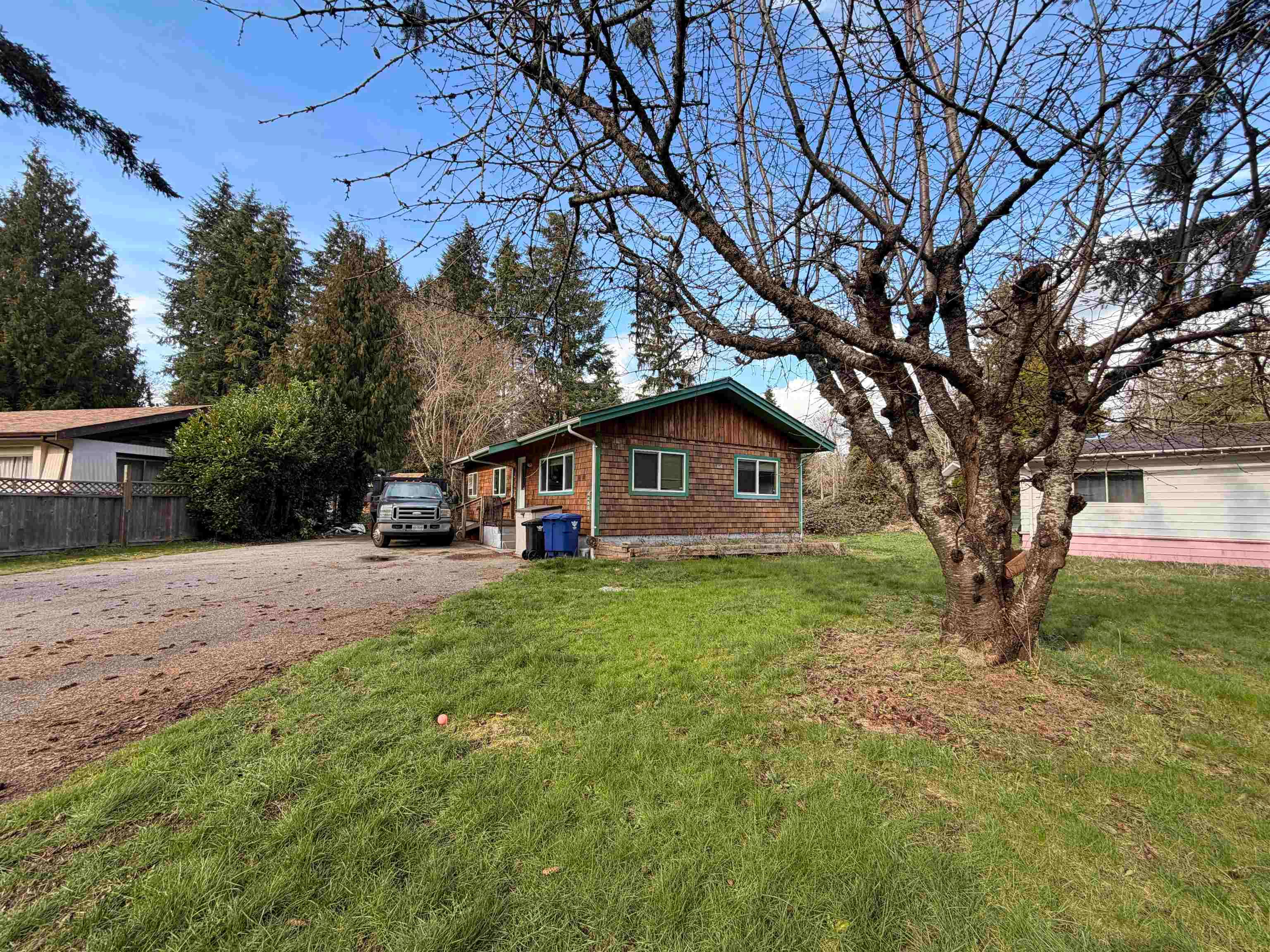 4488 Hupit Street, Sechelt, V7Z 0B3 — photo 4
