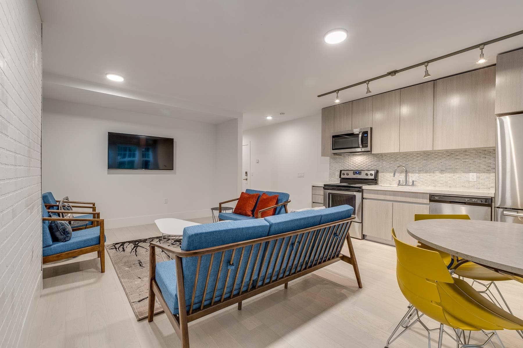 101 - 1425 Haro Street, Vancouver, V6G 1G2 — photo 2