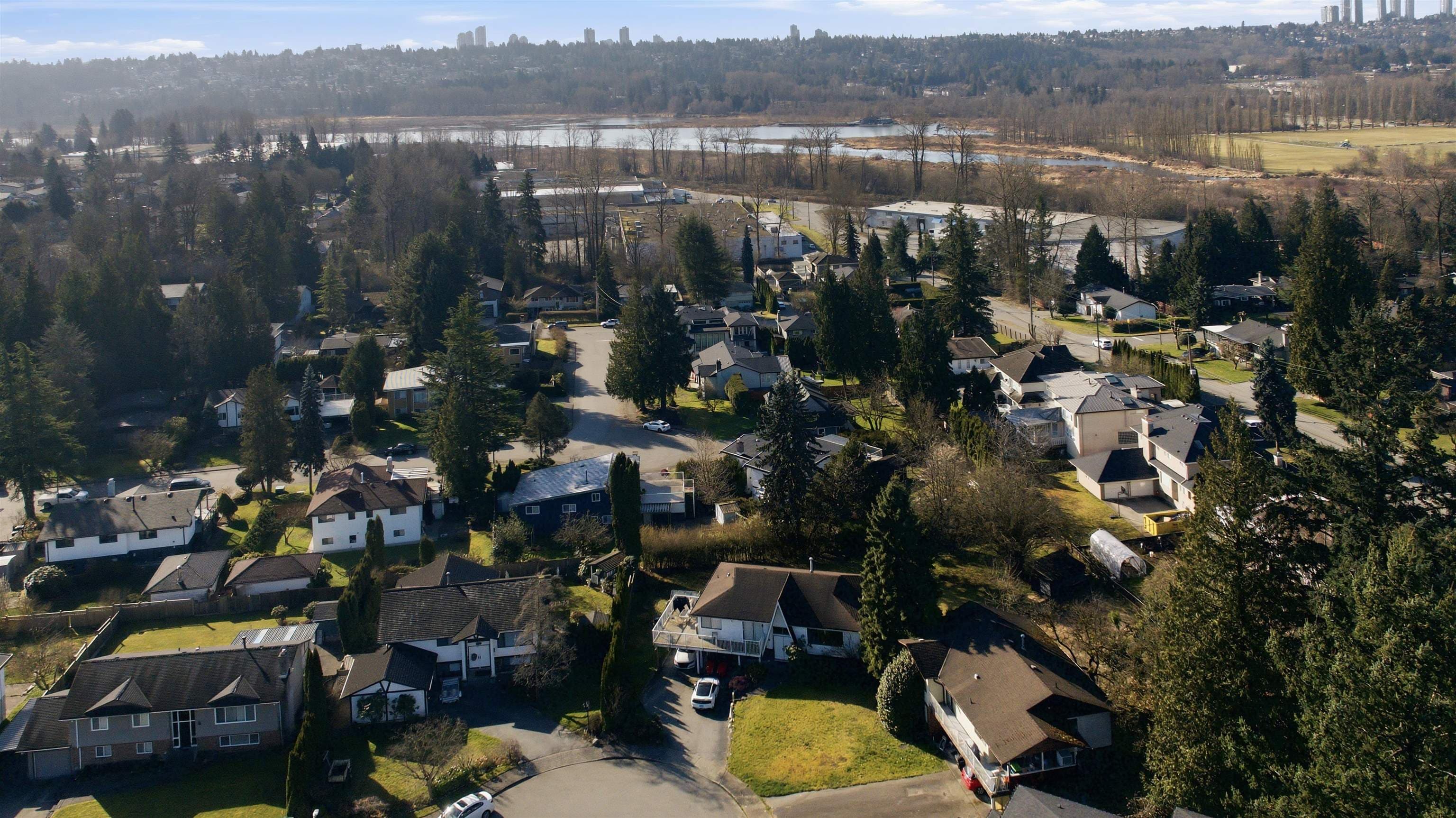 7148 Cardinal Court, Burnaby, V5A 1Y7 — photo 4