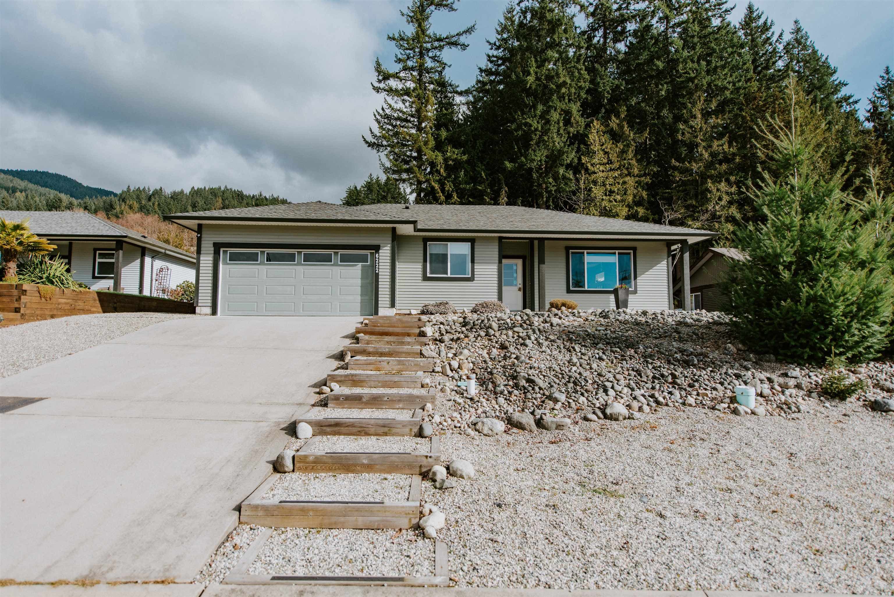 6222 Sitka Road, Sechelt, V7Z 0L3 — photo 2