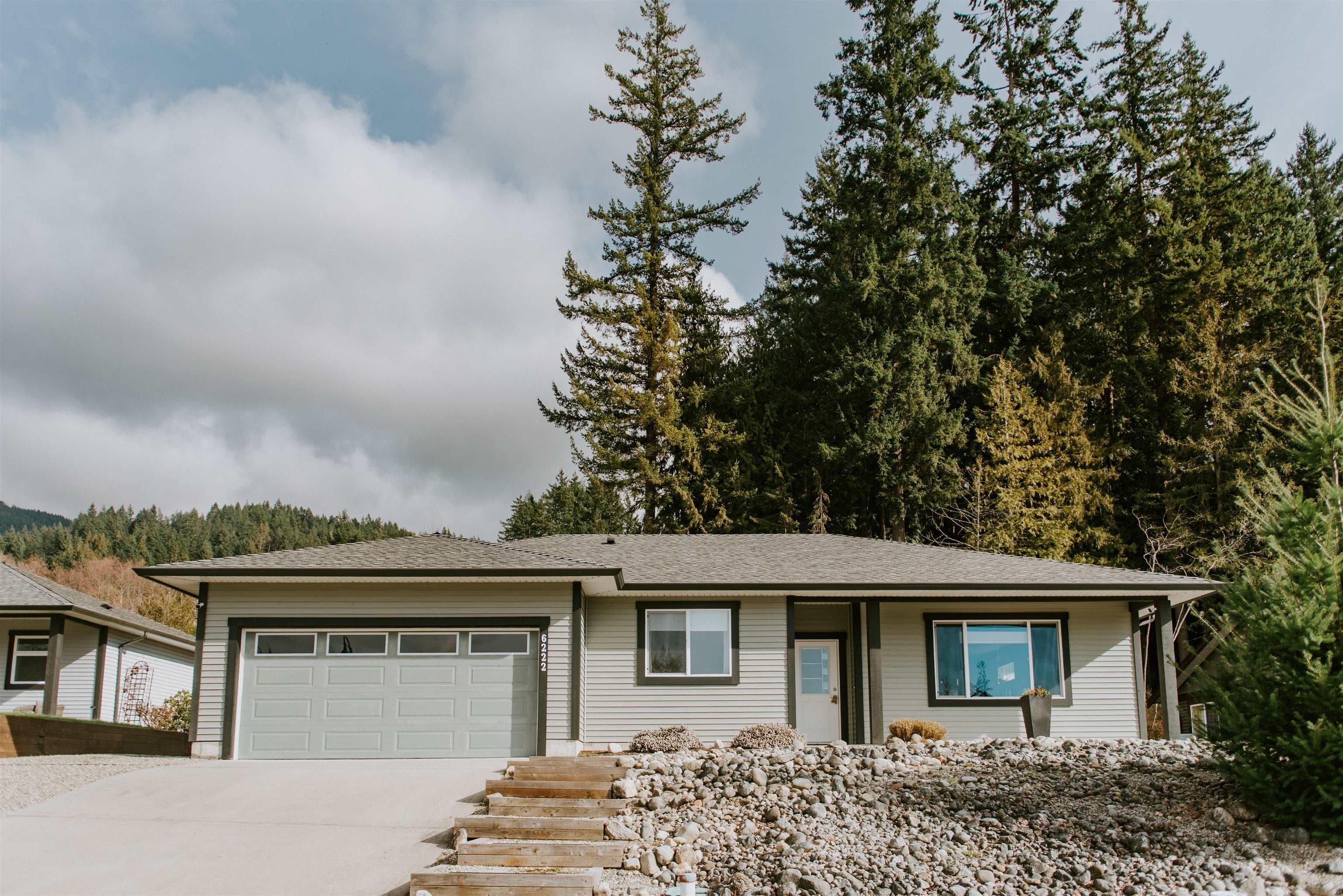 6222 Sitka Road, Sechelt, V7Z 0L3 — photo 1