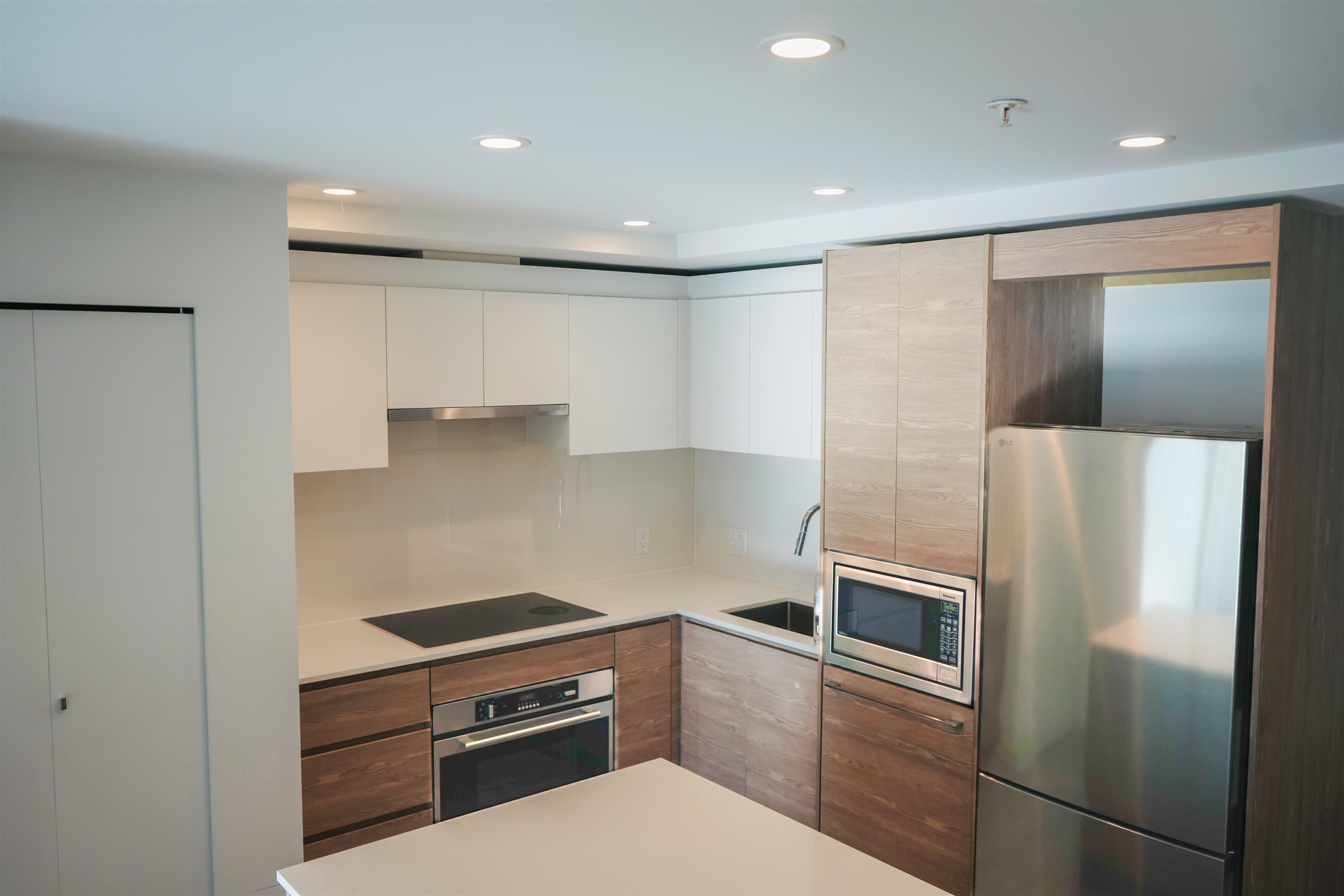 2710 - 13655 Fraser Highway, Surrey, V3T 0P8 — photo 3