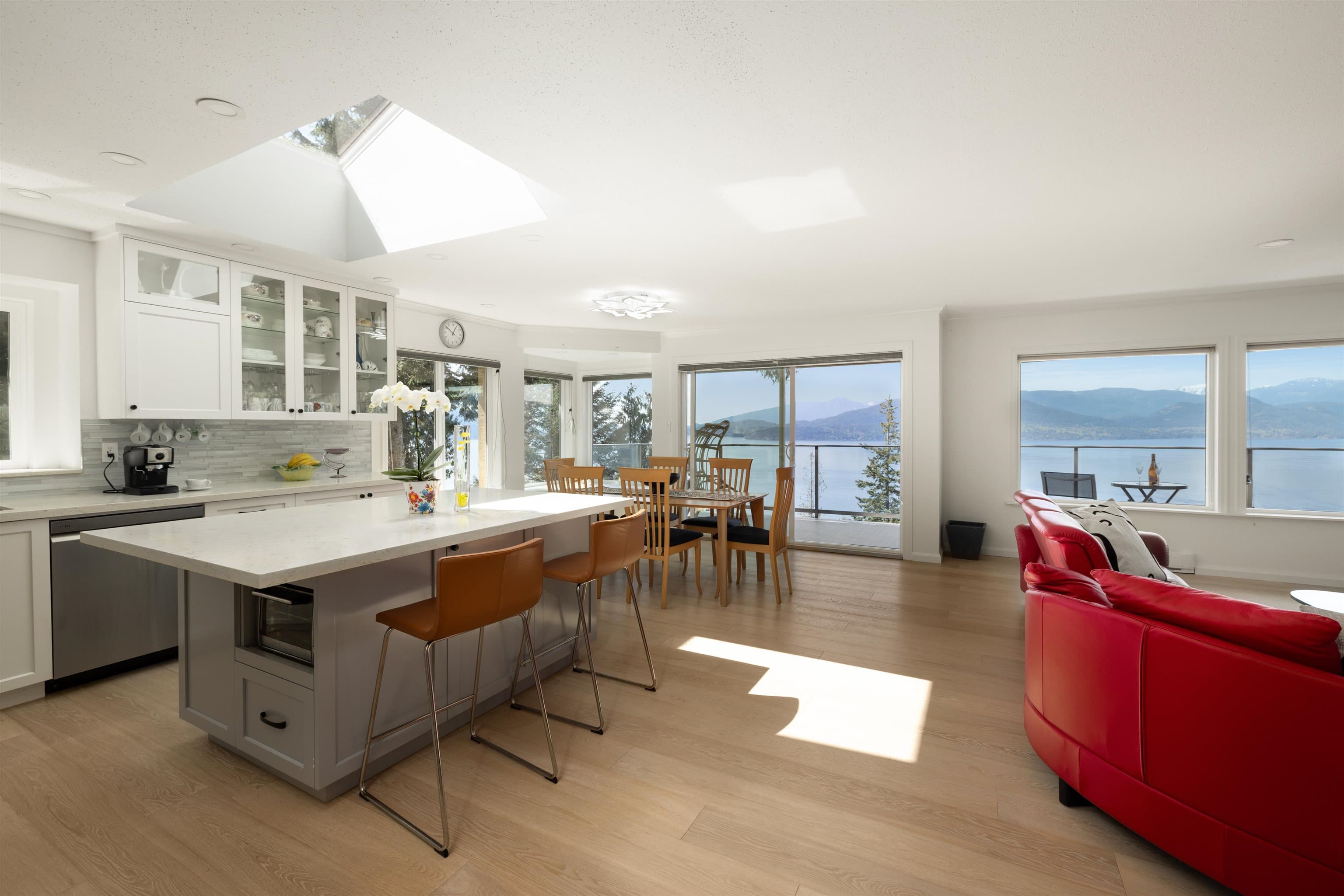 250 Kelvin Grove Way, Lions Bay, V0N 2E0 — photo 2