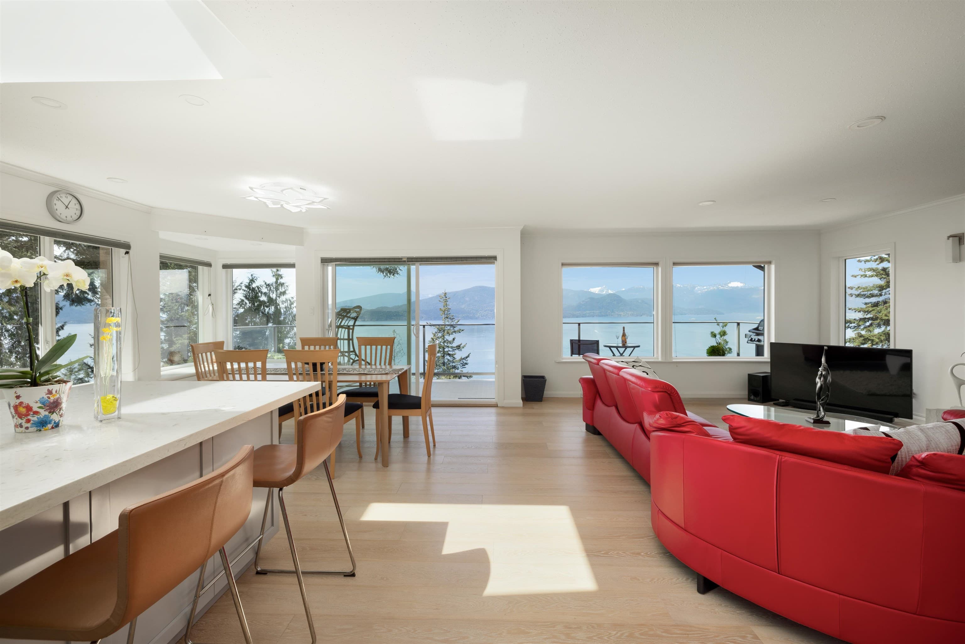 250 Kelvin Grove Way, Lions Bay, V0N 2E0 — photo 1