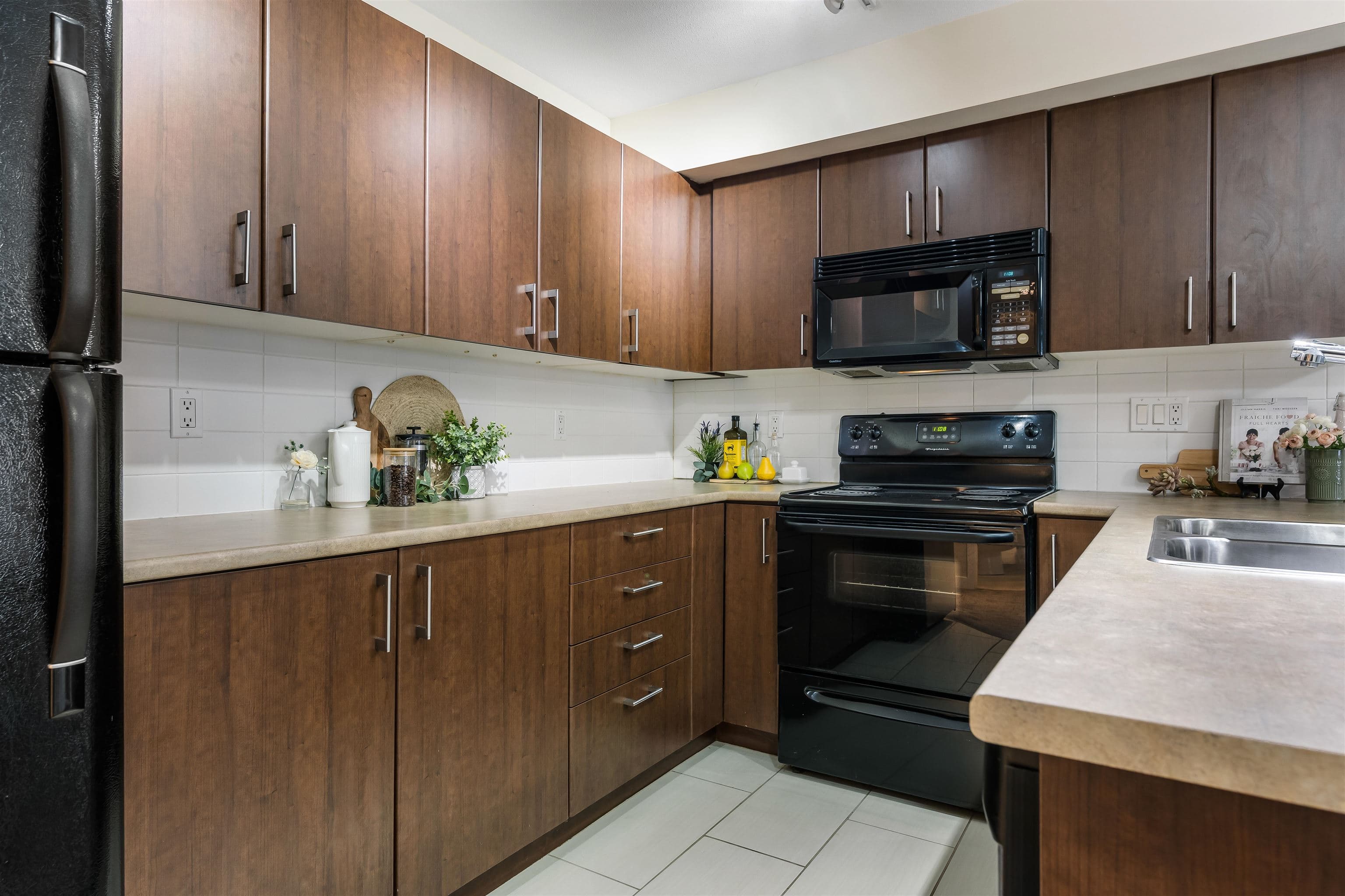 113 - 45555 Yale Road, Chilliwack, V2P 0A9 — photo 2
