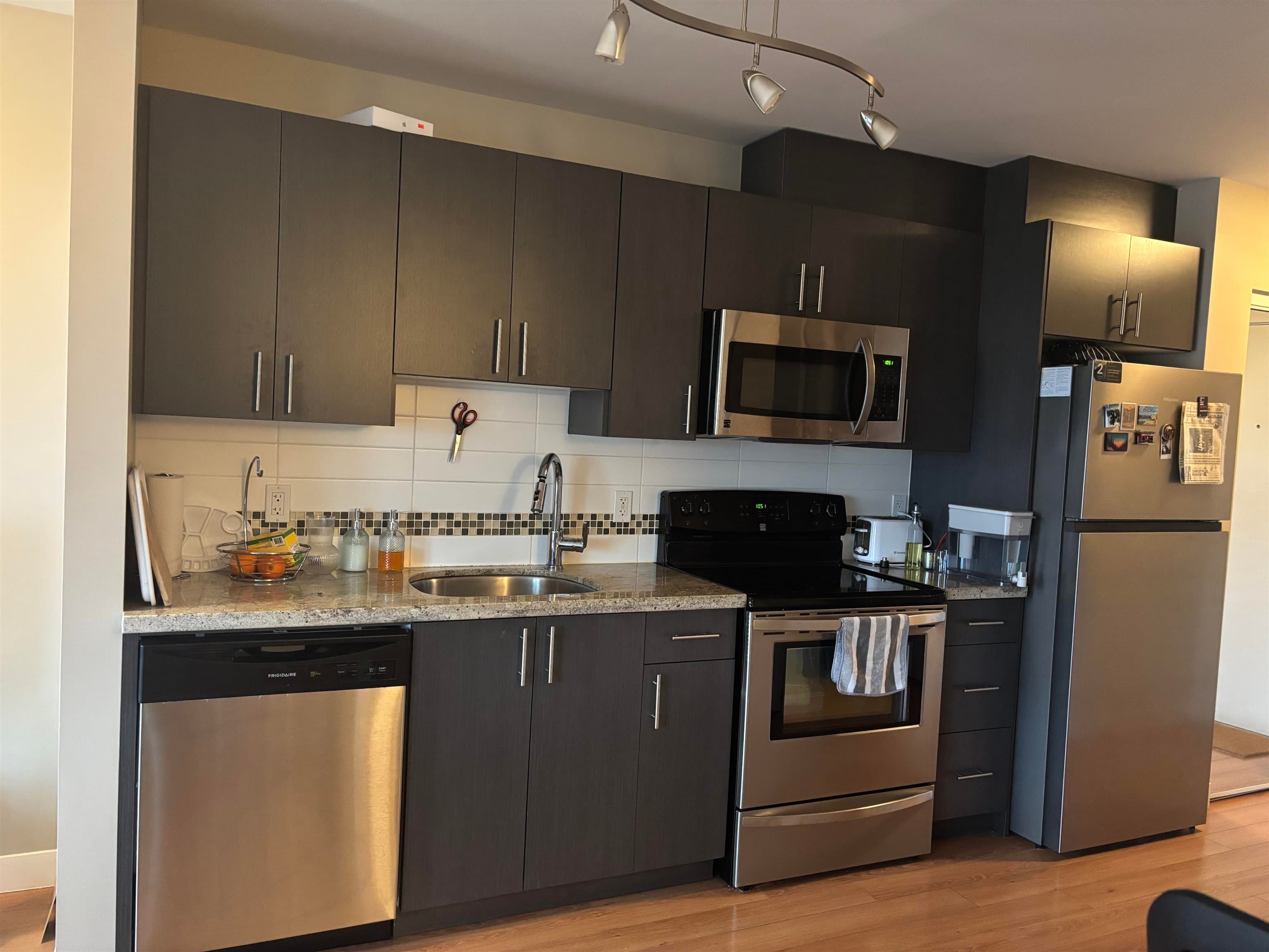 305 - 7738 Edmonds Street, Burnaby, V3N 1B8 — photo 2