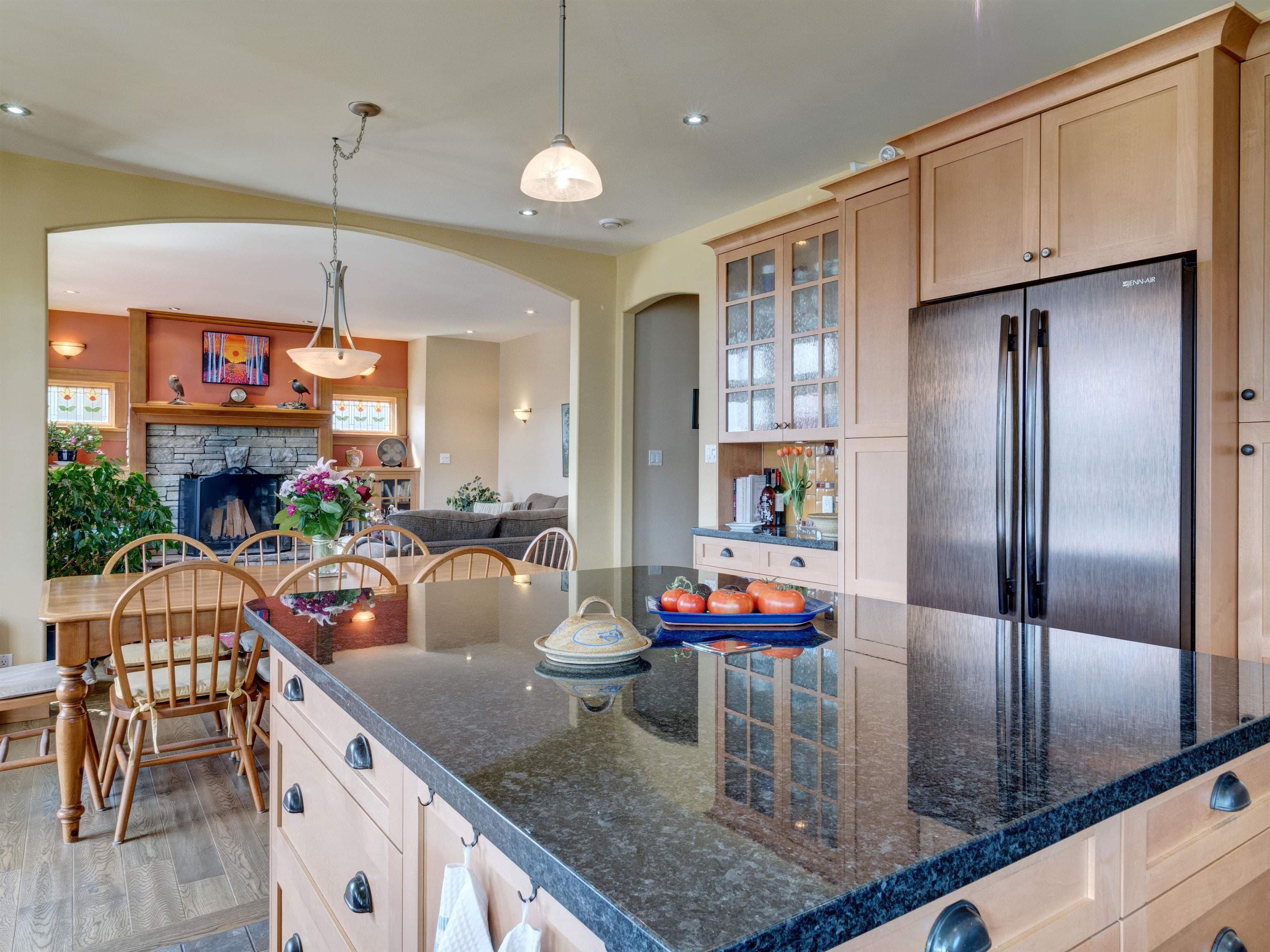 6373 N Gale Avenue, Sechelt, V7Z 0P7 — photo 5