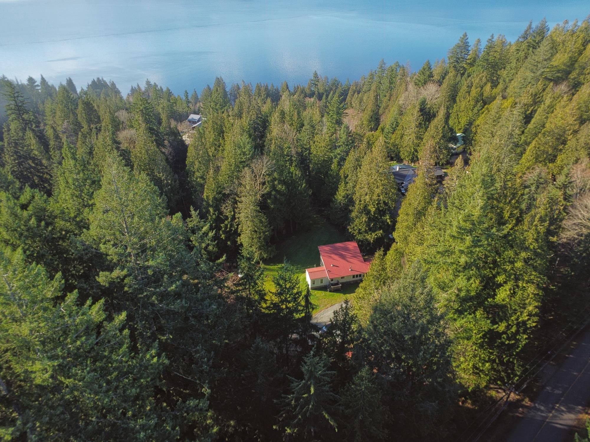 7103 Sechelt Inlet Road, Sechelt, V7Z 0P1 — photo 2