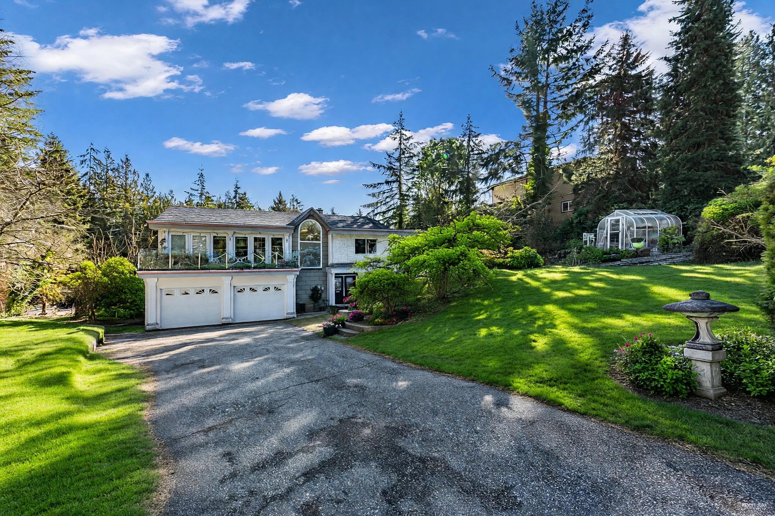 4621 Woodburn Place, West Vancouver, V7S 2W8 — photo 2