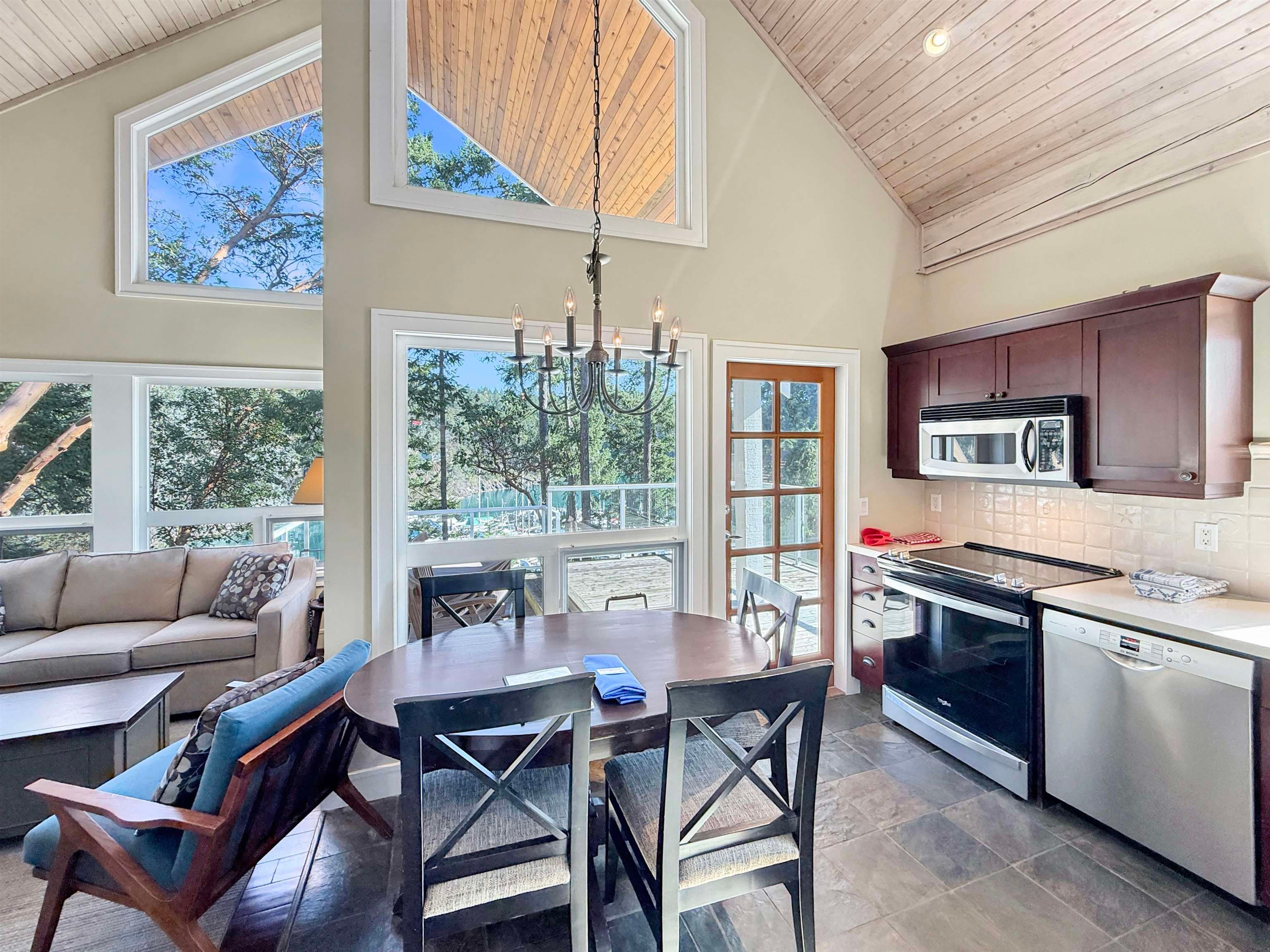 14C - 2315 Mackinnon Road, Pender Island, V0N 2M1 — photo 3