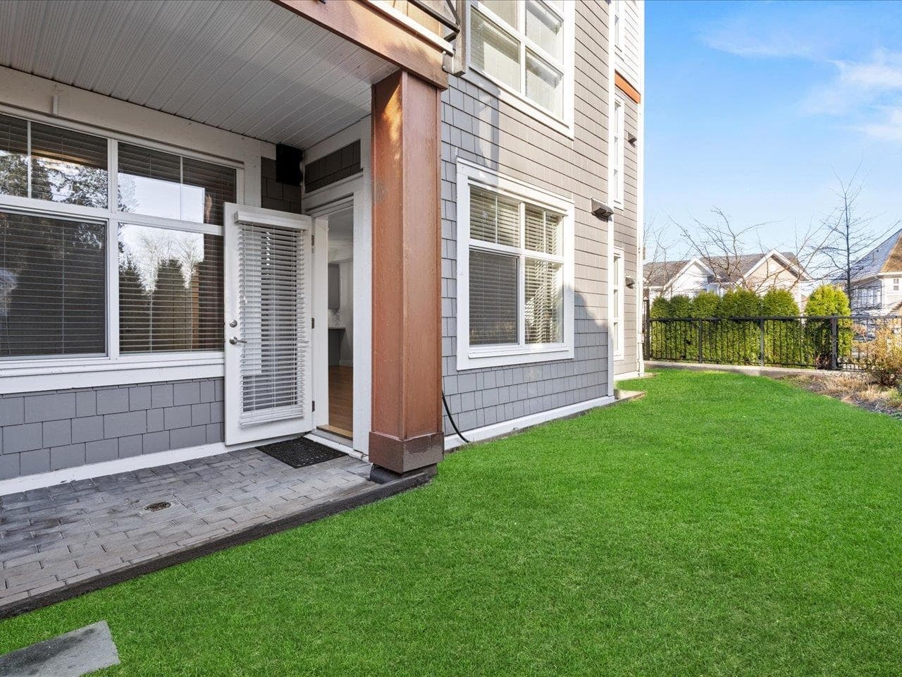 101 - 14605 Mcdougall Drive, Surrey, V4P 0G7 — photo 3