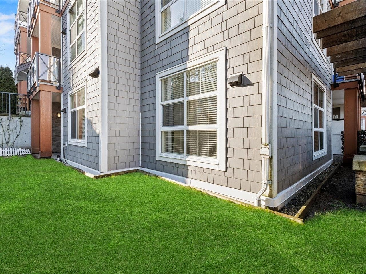 101 - 14605 Mcdougall Drive, Surrey, V4P 0G7 — photo 4