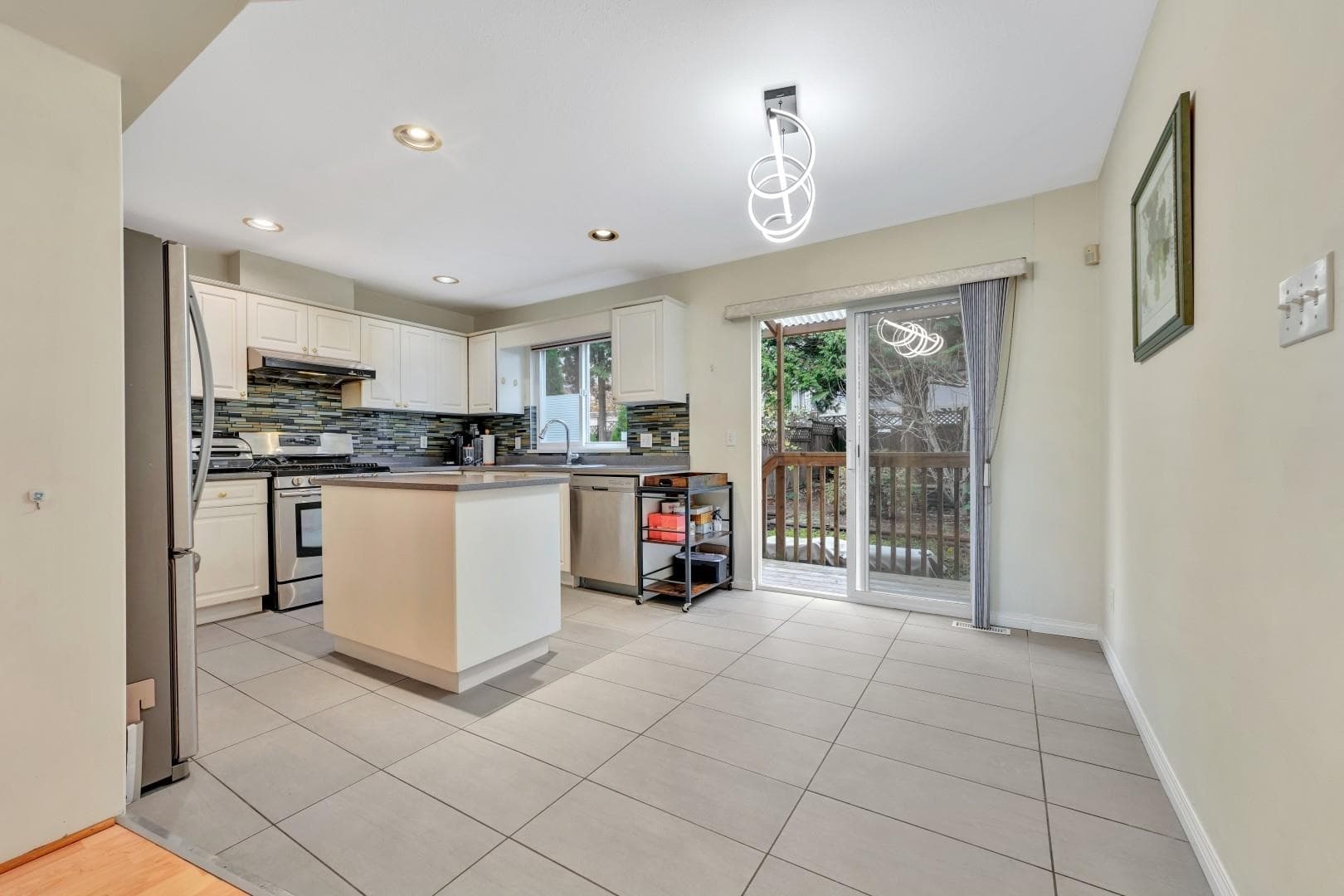 1067 Dansey Avenue, Coquitlam, V3K 3H2 — photo 4