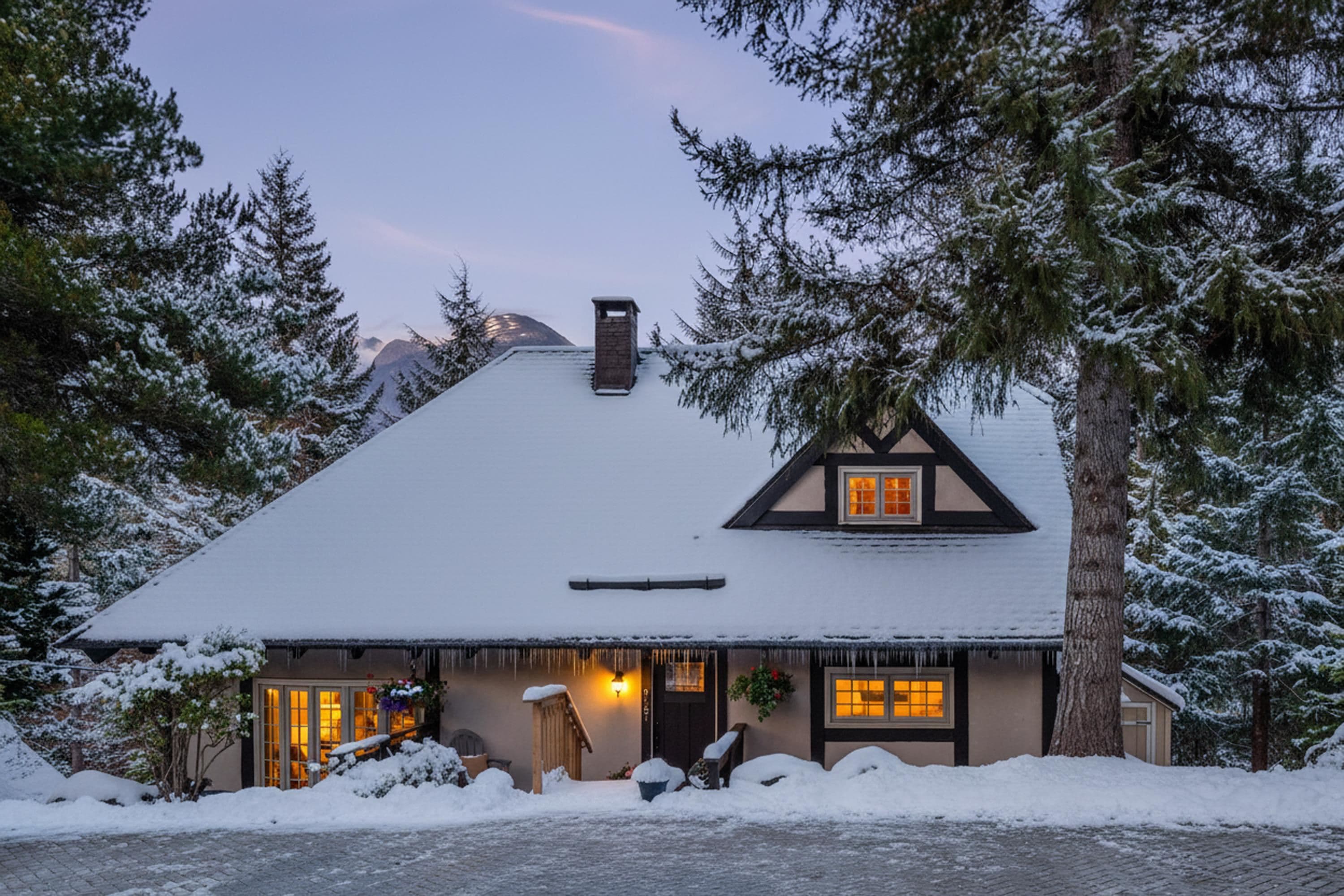 9167 Emerald Drive, Whistler, V8E 0G5 — photo 2