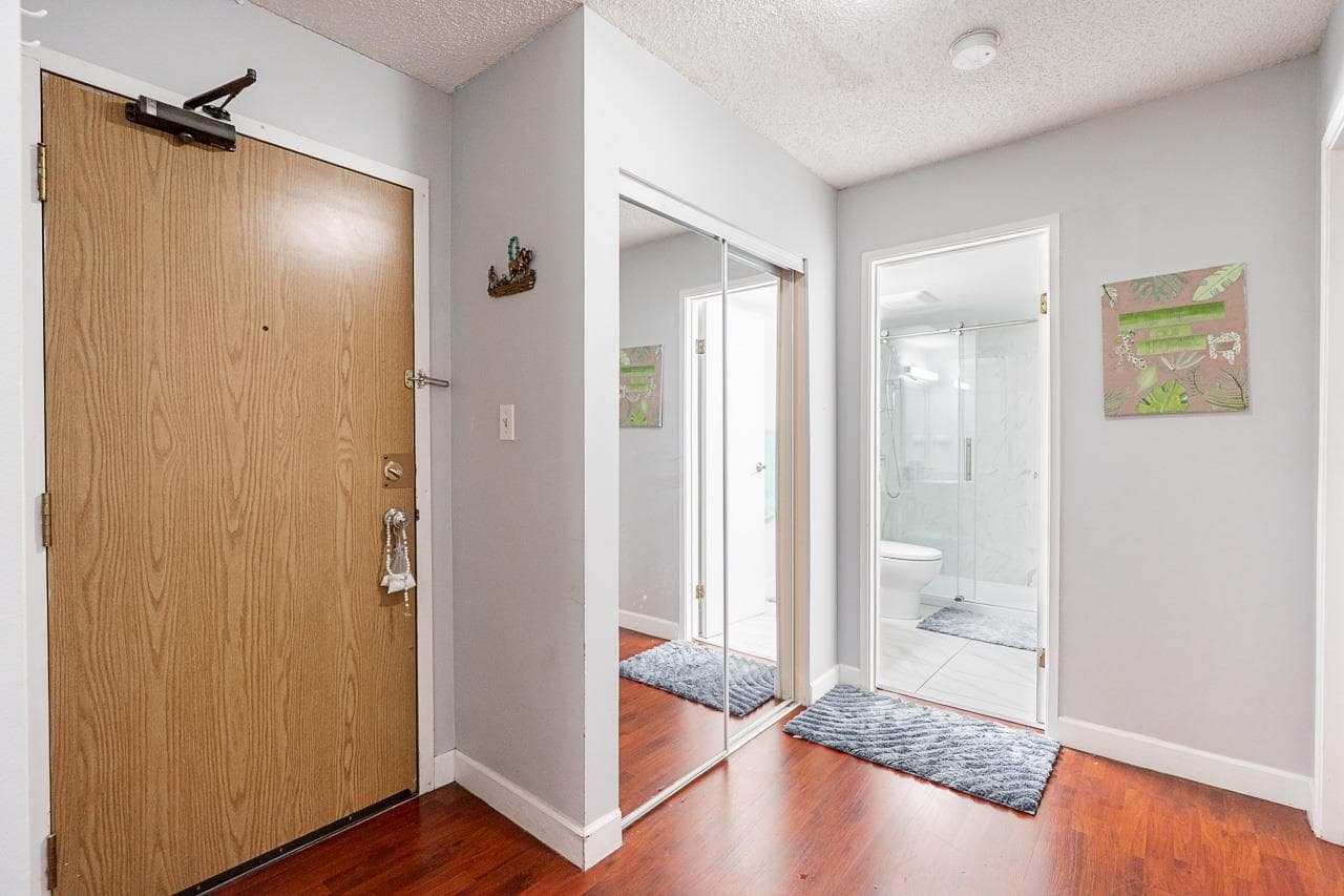 203 - 10680 151a Street, Surrey, V3R 8T4 — photo 4