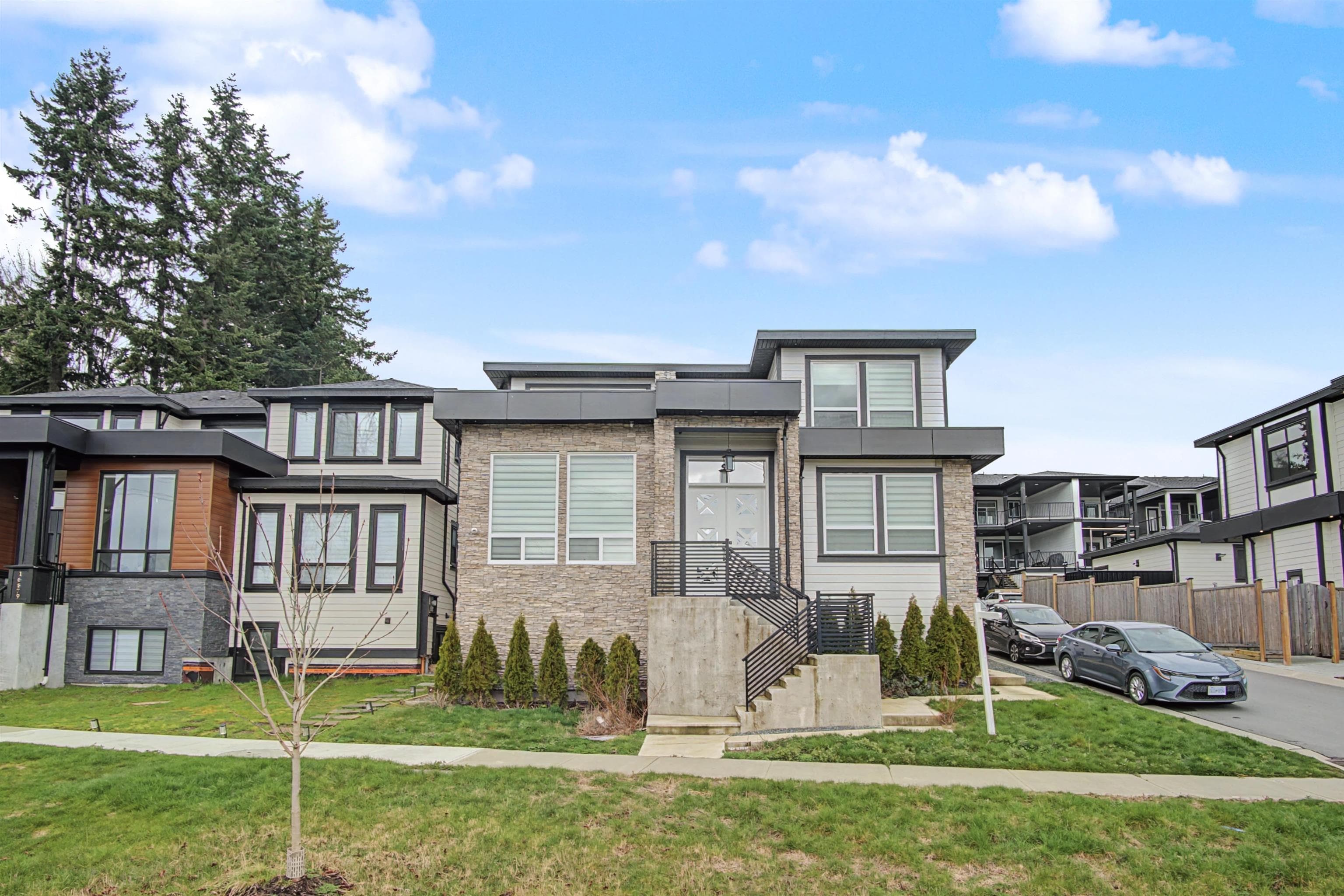 16685 15a Avenue, Surrey, V3S 9X7 — photo 2