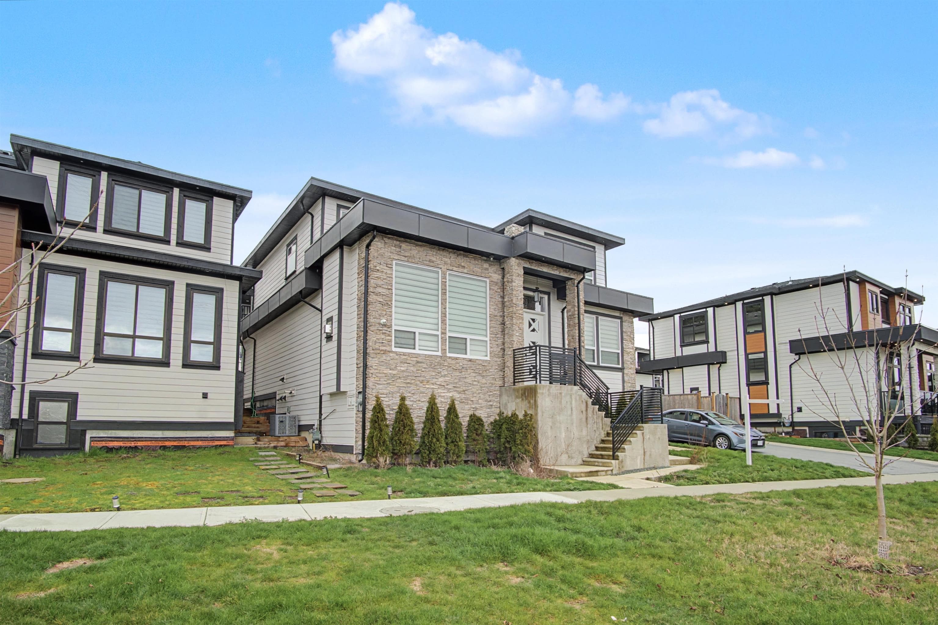 16685 15a Avenue, Surrey, V3S 9X7 — photo 1